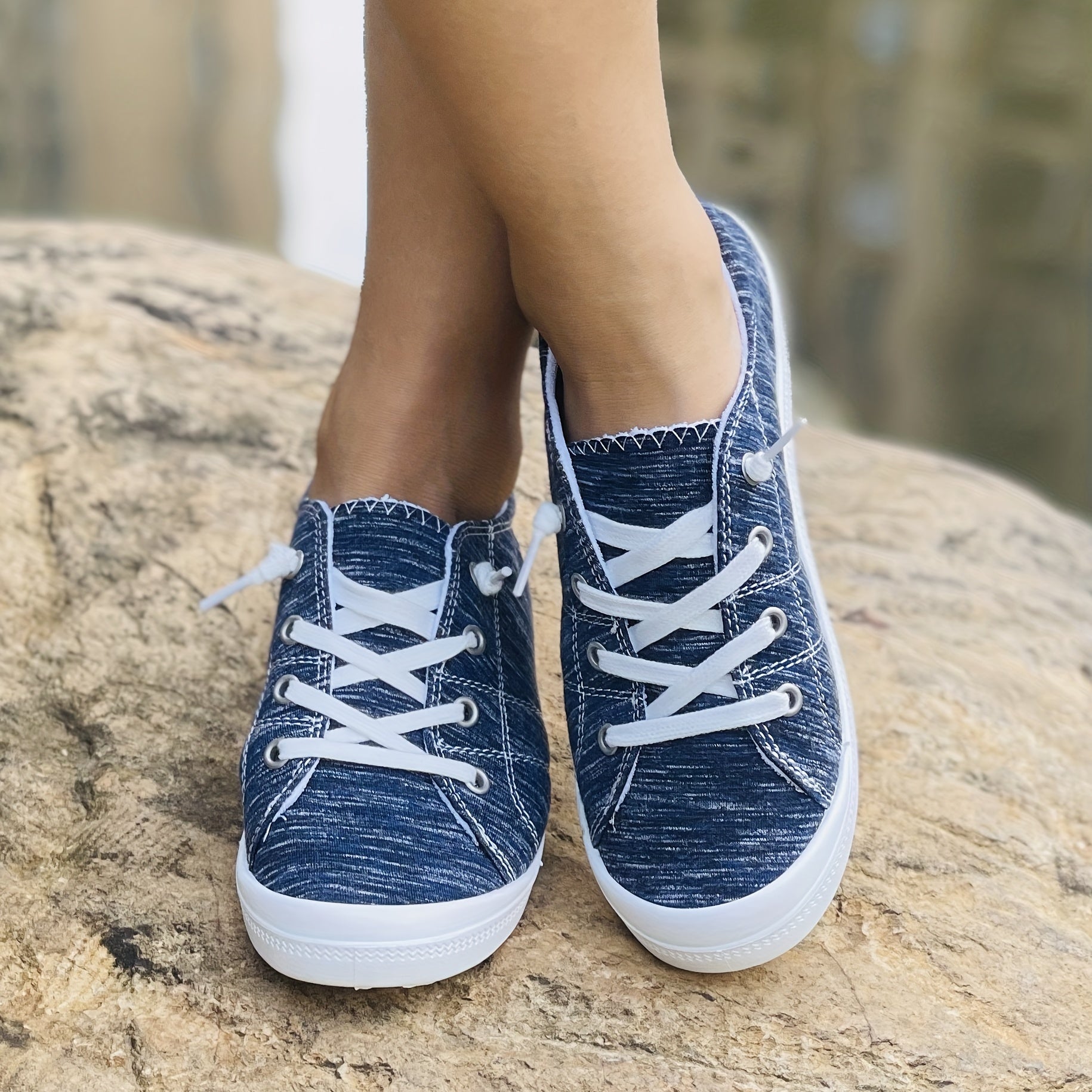 Women's Canvas Shoes Casual Low Top Sneakers Lightweight Walking Shoes