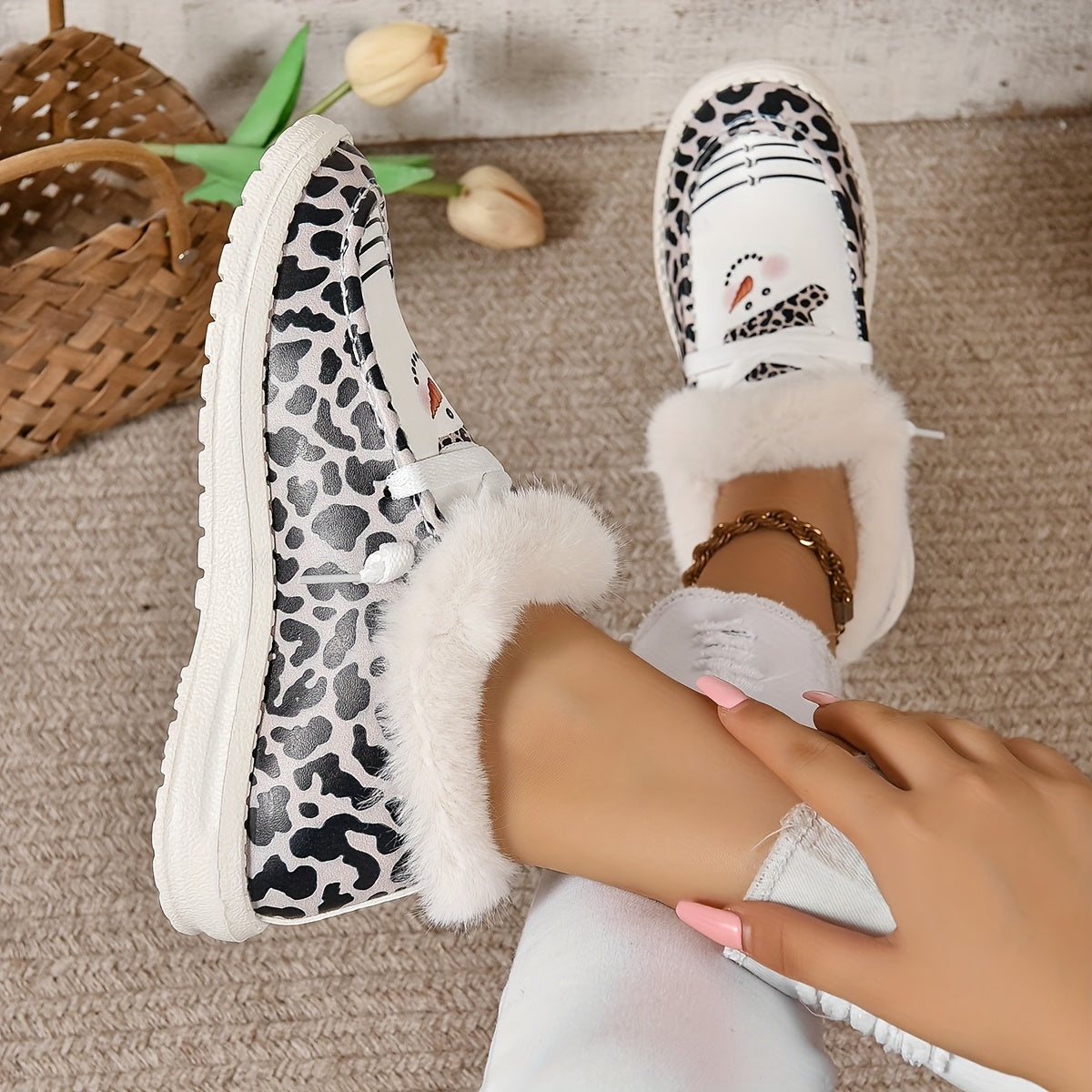 Women's Snow Boots Plush Warm Flat Shoes Snowman & Leopard Patterns
