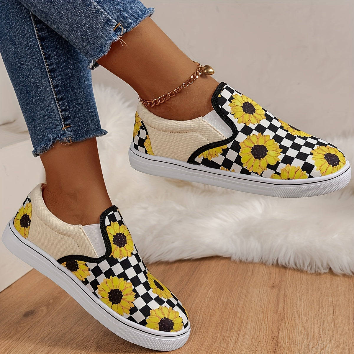 Sunflower & Plaid Pattern Walking Shoes Low Top Travel Sport Flat Shoes Women's