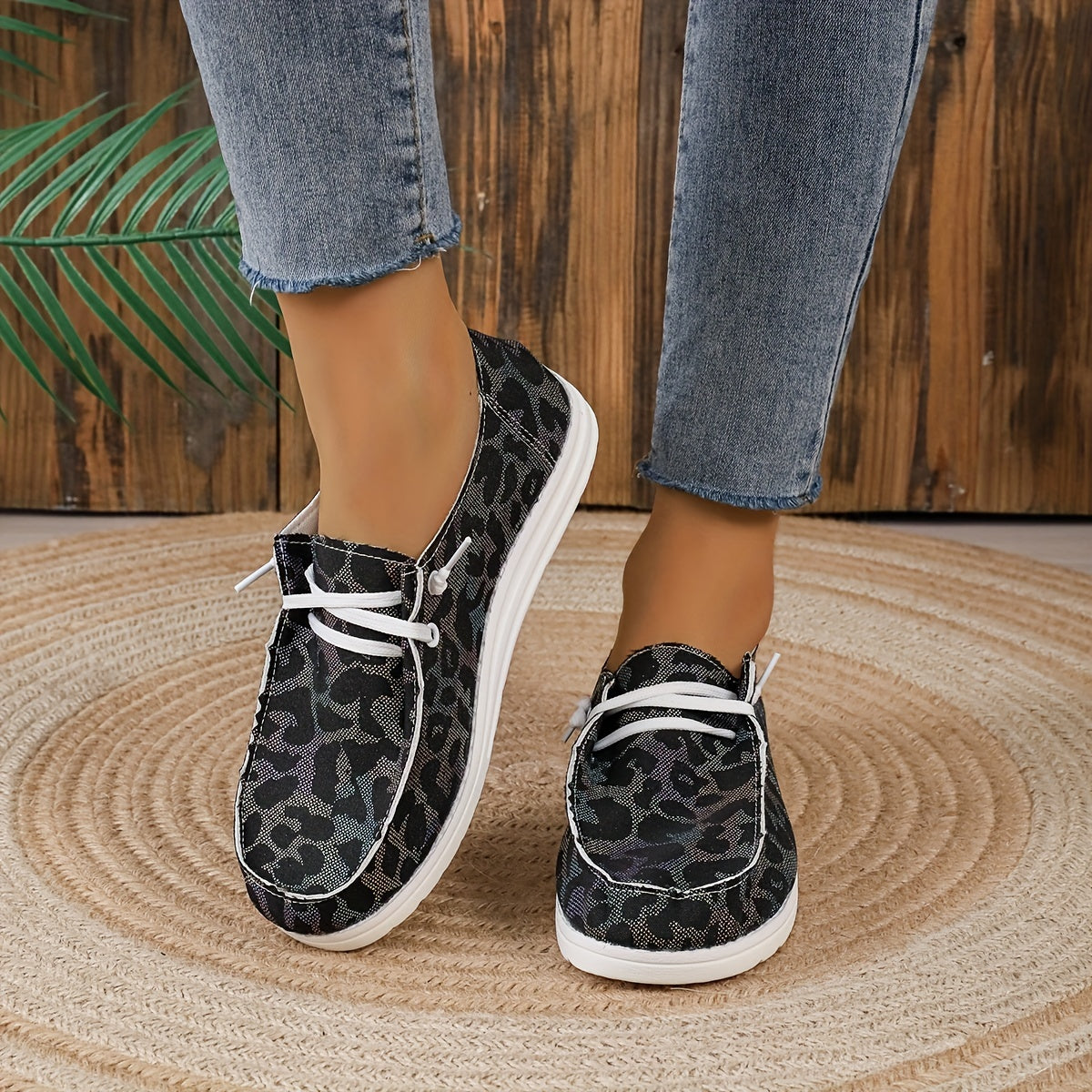 Women's Flat Canvas Shoes Round Toe Low Top Slip On Shoes