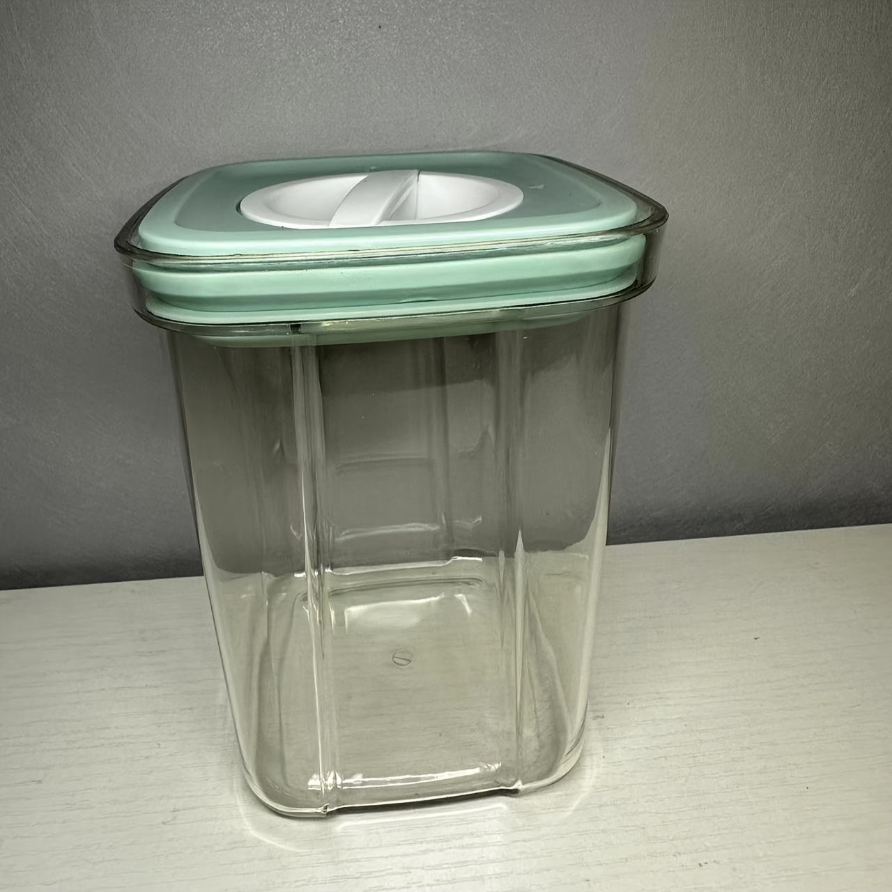 Spiral Storage Tank With Lid Sealed Freshkeeping Box