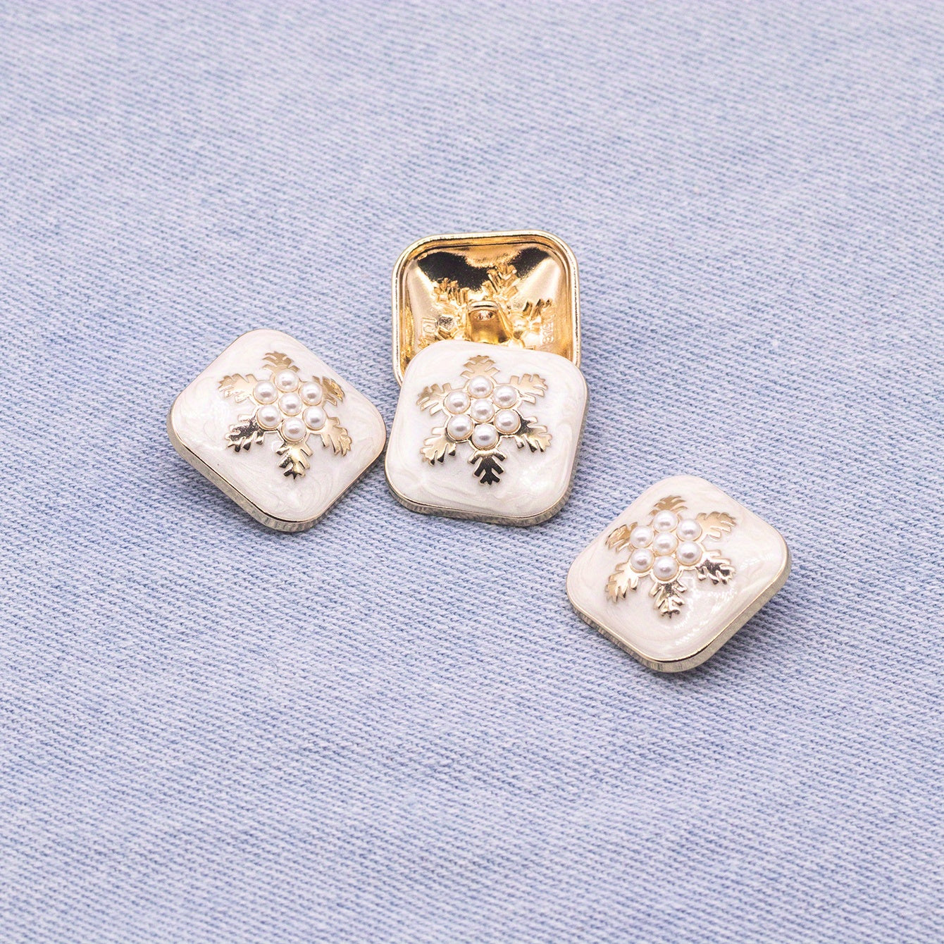 4pcs Snowflake Pattern Pearl Men's Decorative Buckle DIY Shirt Tie Coat
