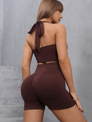 2Pcs Solid Halter Top & Butt Lifting Shorts Set Activewear