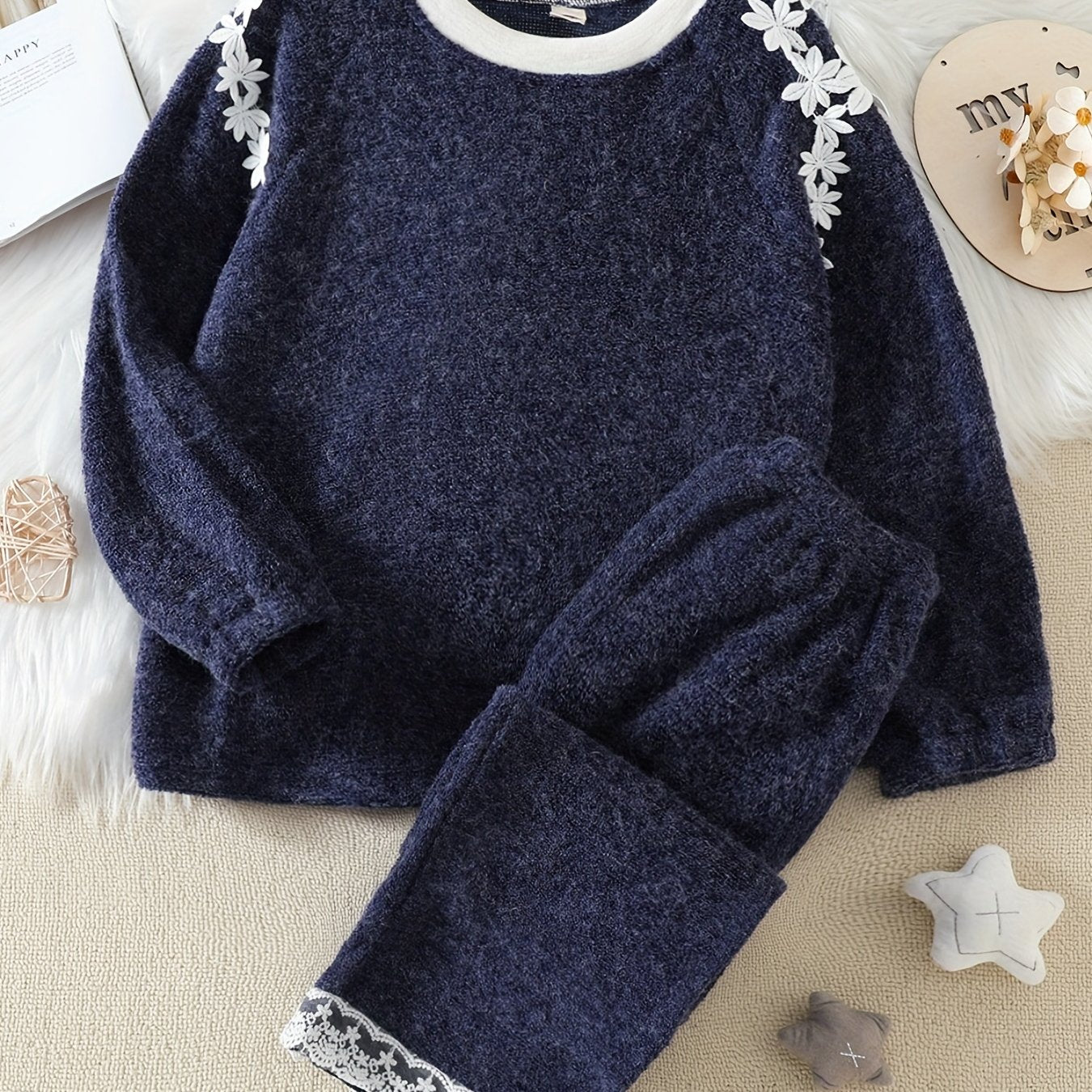 Girl's Fleece Pajama Set Lace Decor Long Sleeve Top & Pants
