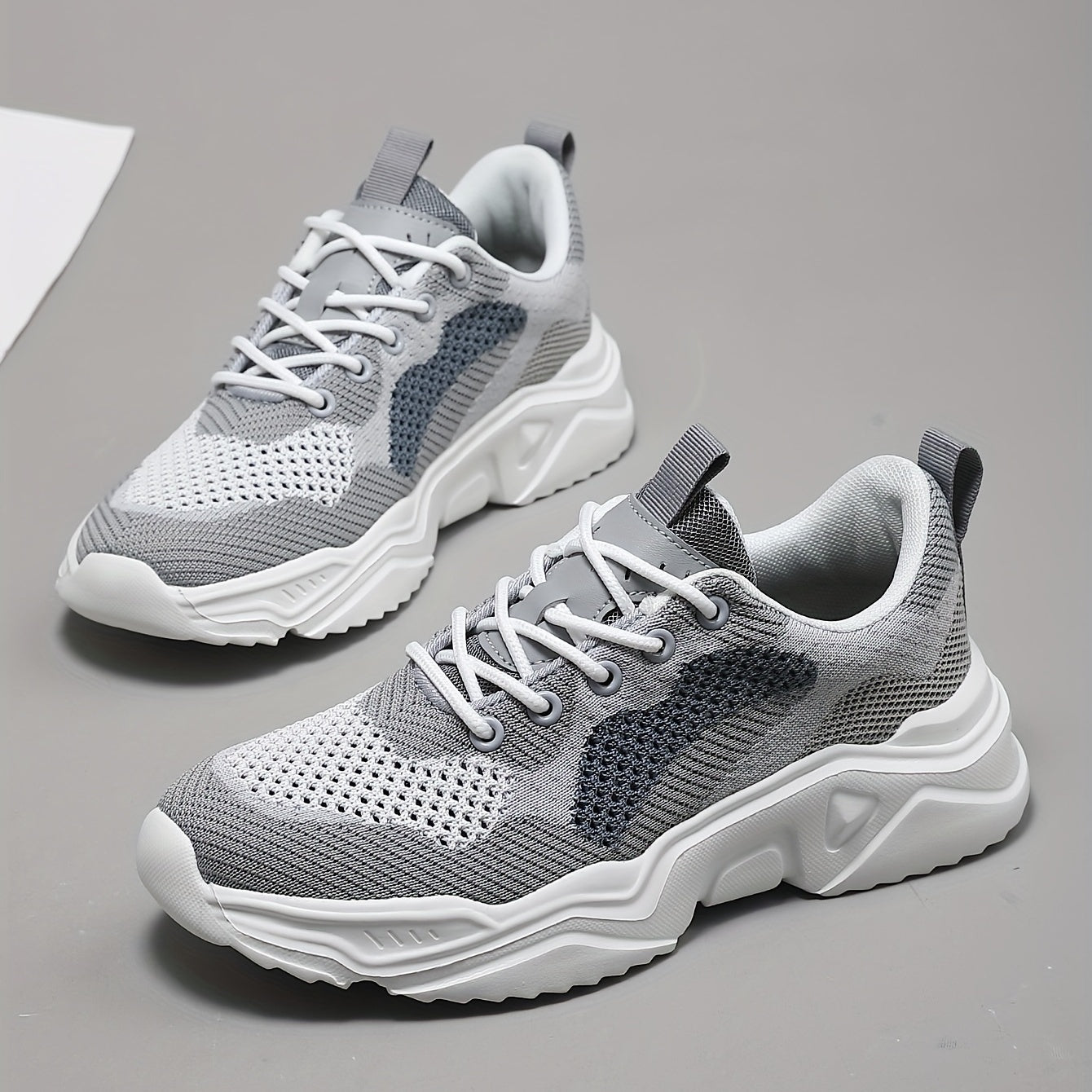 Men's Lightweight Running Shoes Breathable Comfortable Lace Up Sneakers