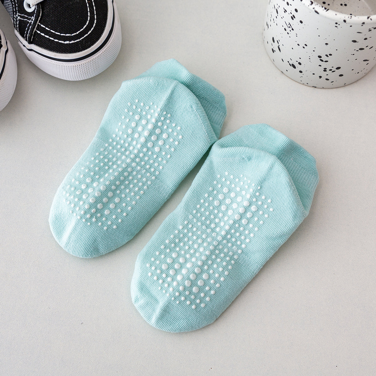 6pcs Boys Solid Anti Slip Dispensing Socks