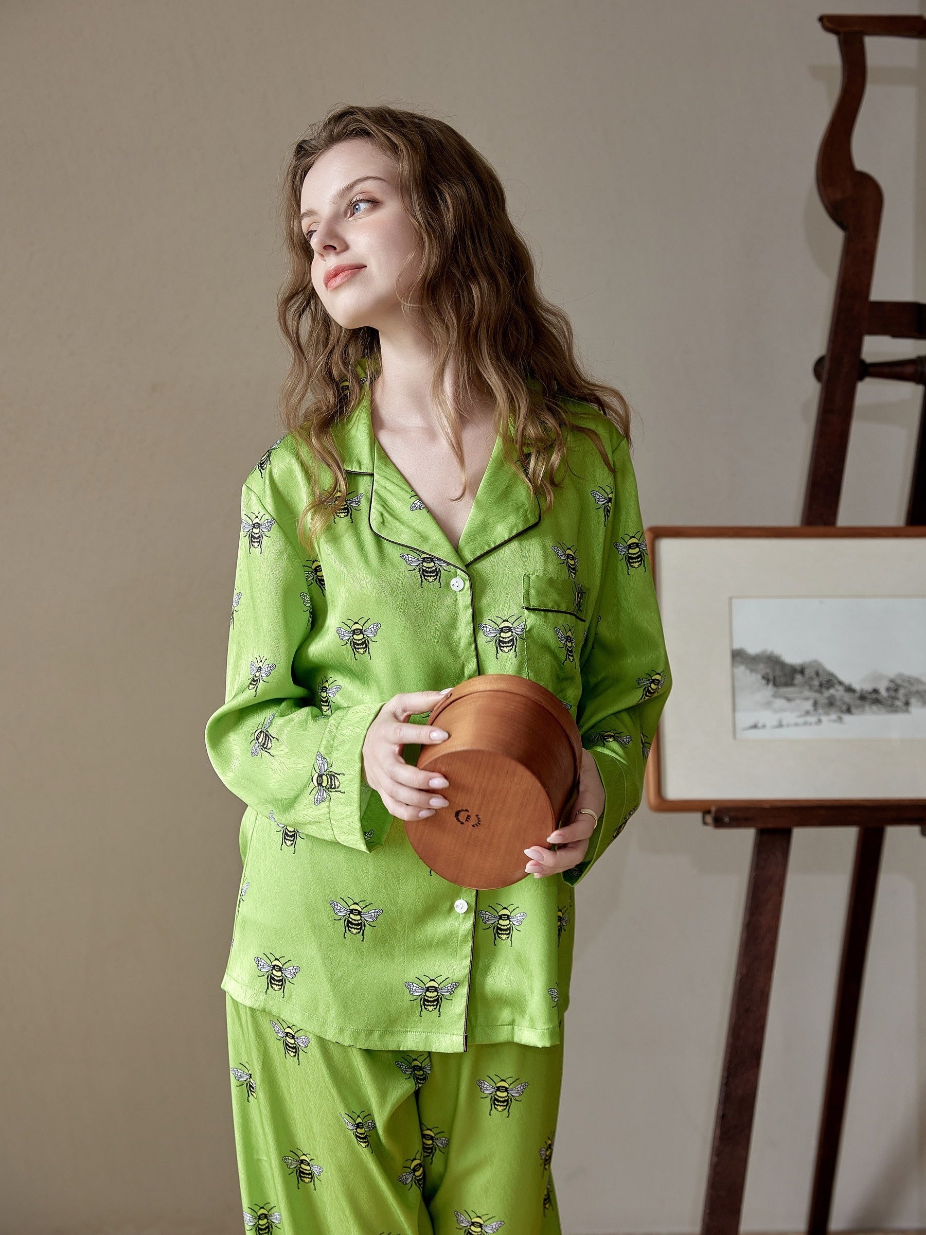 Bee Print Pajama Set Women's Sleepwear