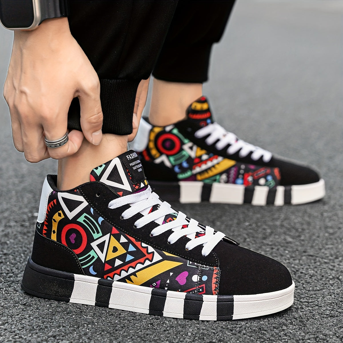 Men's Graffiti Canvas Skate Shoes Casual Breathable Lace Up