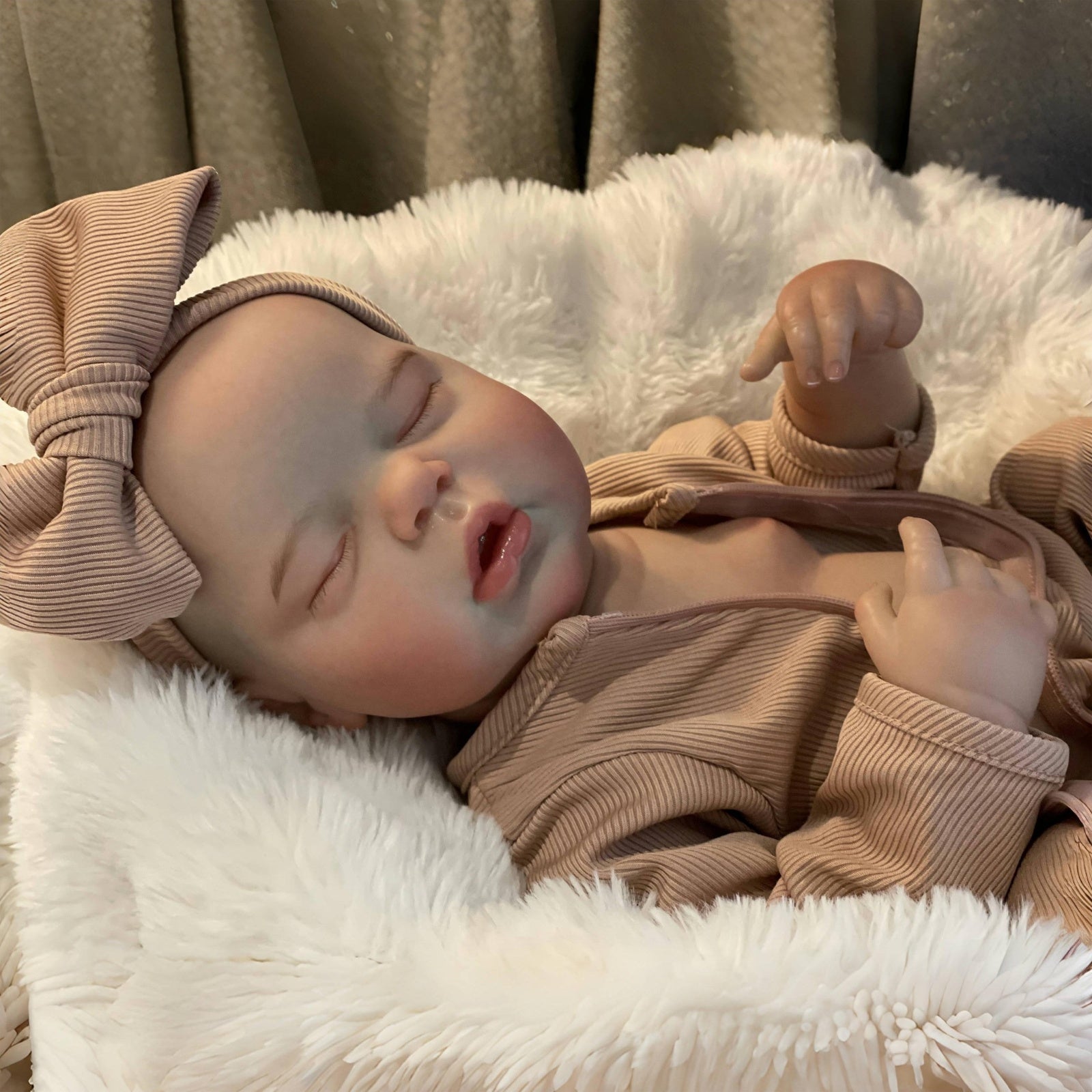 Realistic Bald Vinyl Baby Girl Reborn Doll with Bow - Perfect Gift for Girls