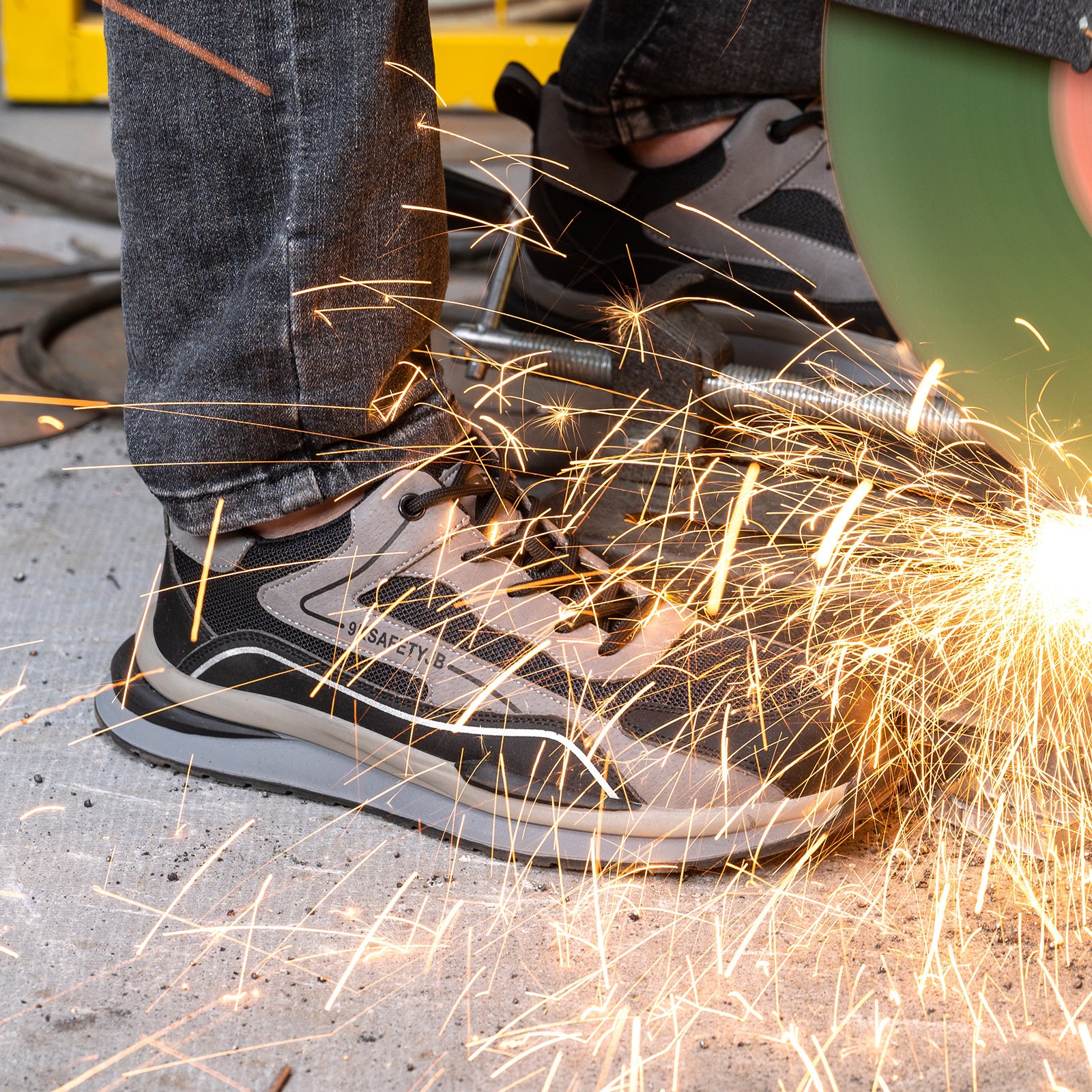 Men's Work Safety Shoes Puncture Proof Lightweight Sneakers