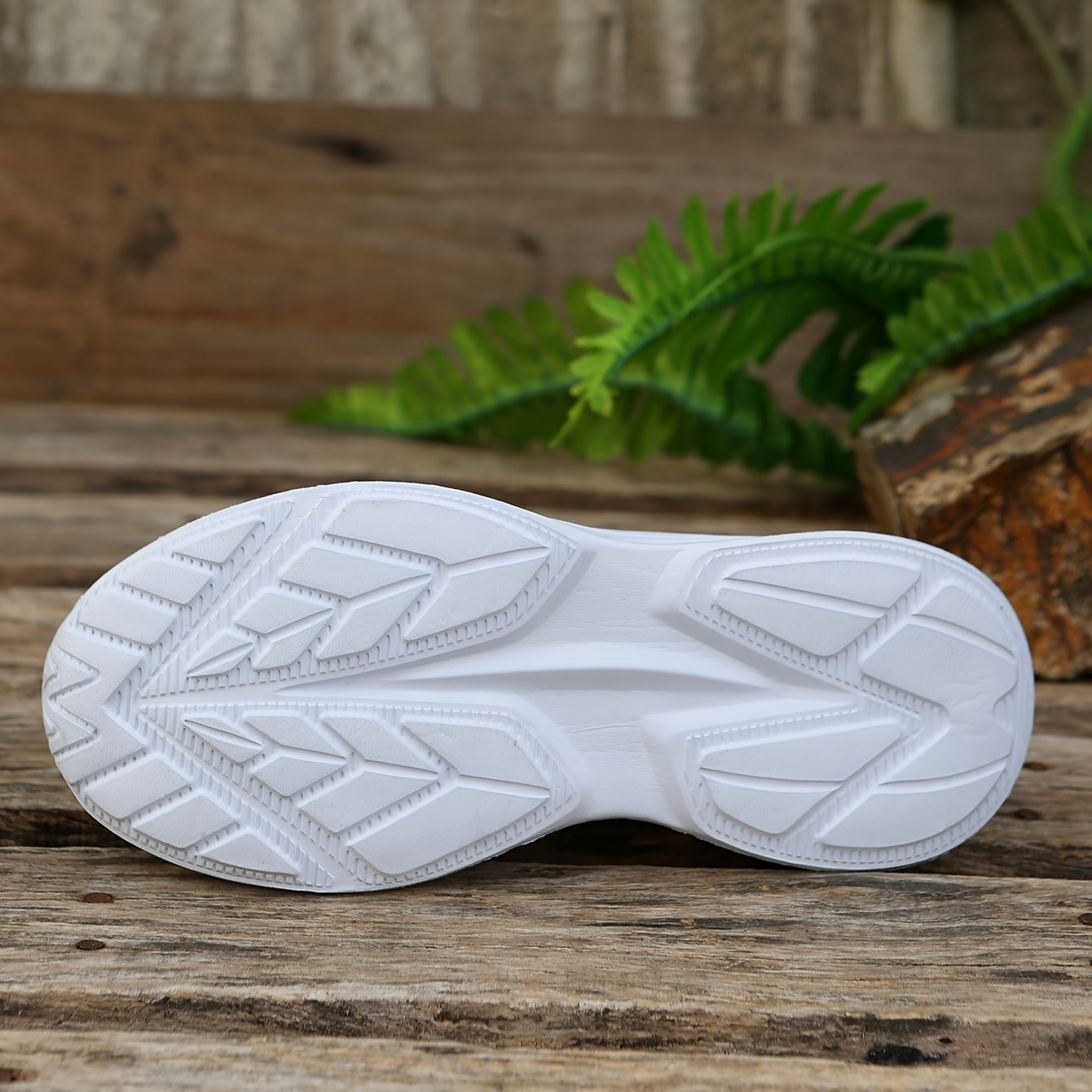 Mesh Breathable Non-Slip Running Shoes Chain Decoration Lightweight Comfortable