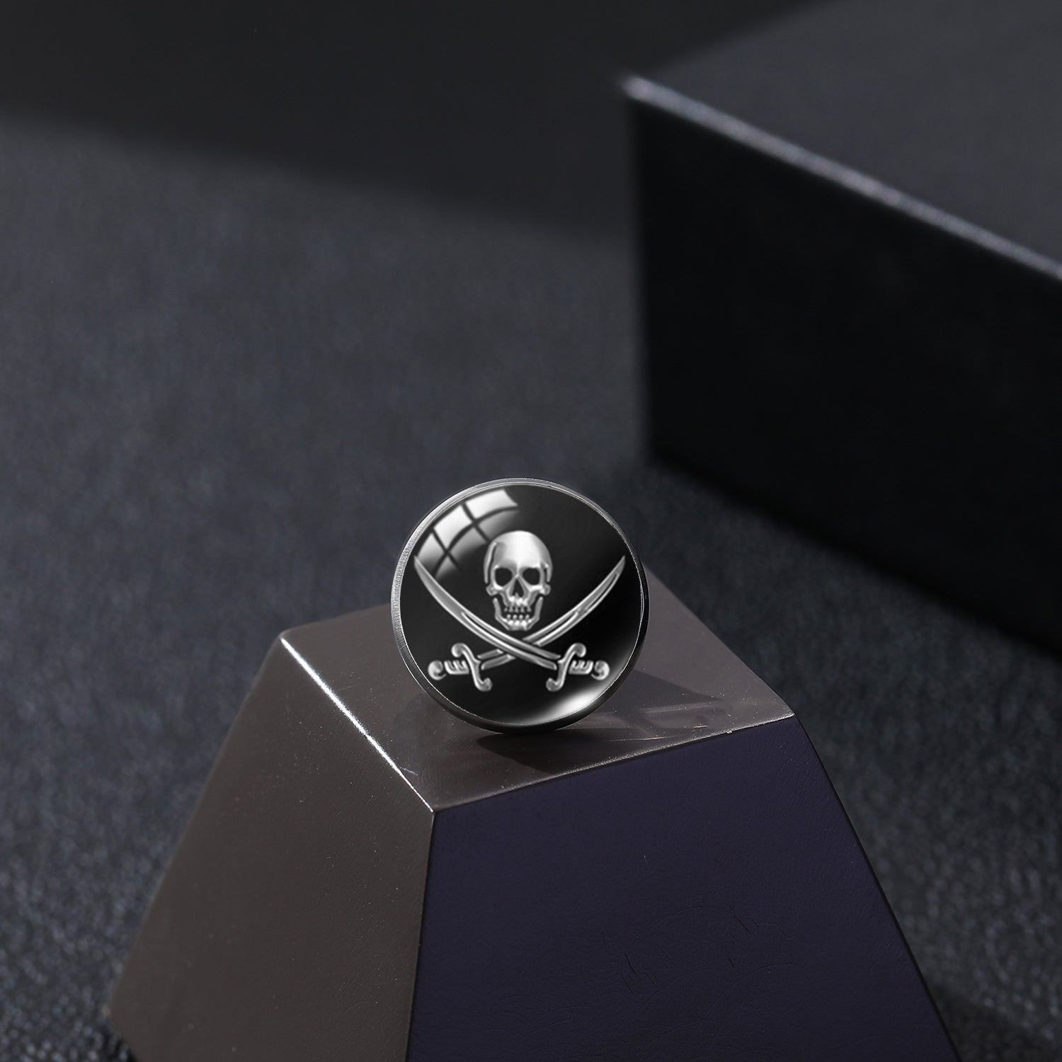 Skull Pattern Time Stone Men's Brooch Collar Pin