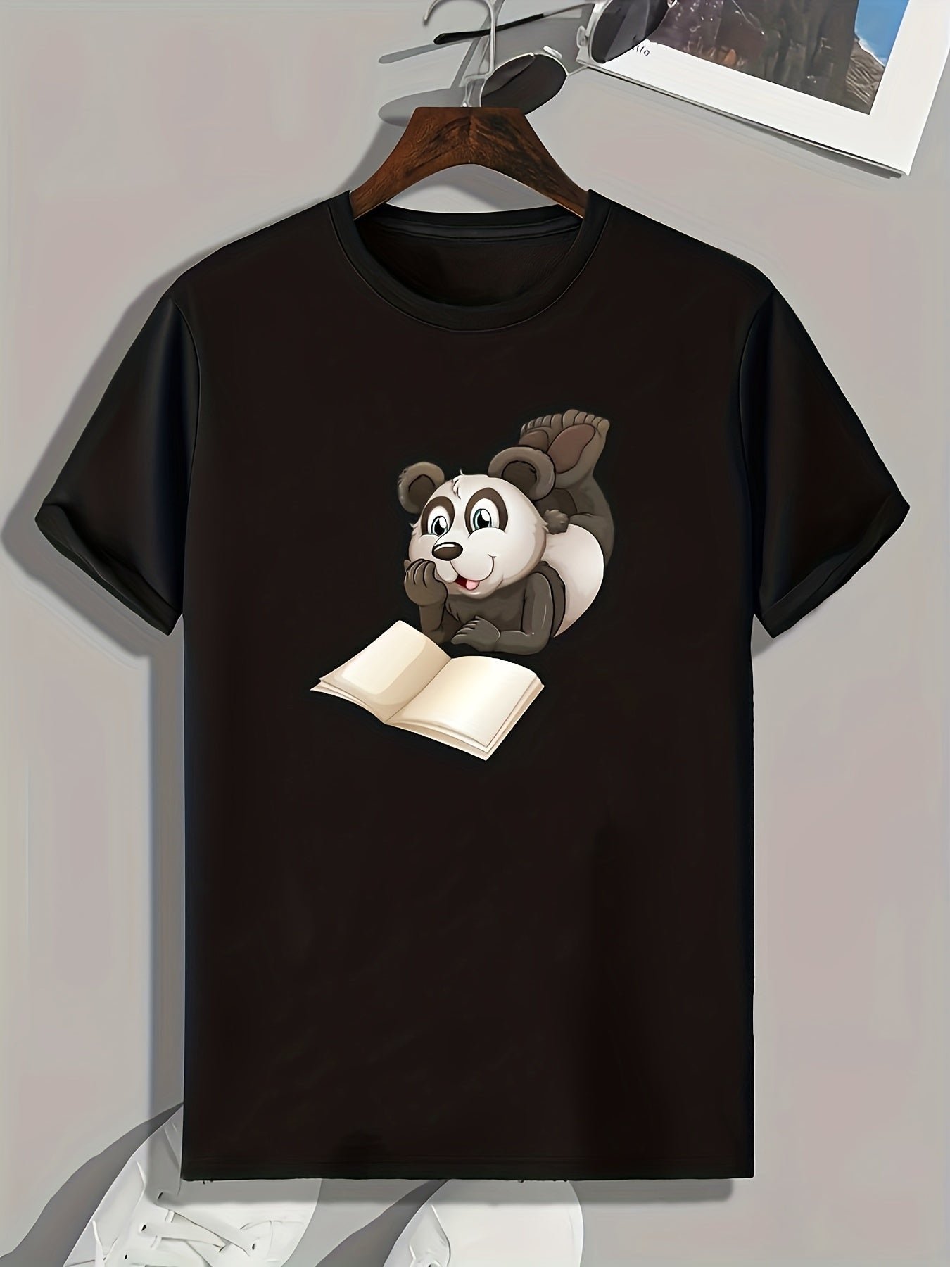 Panda Reading Books Print Men's Sports T-shirt