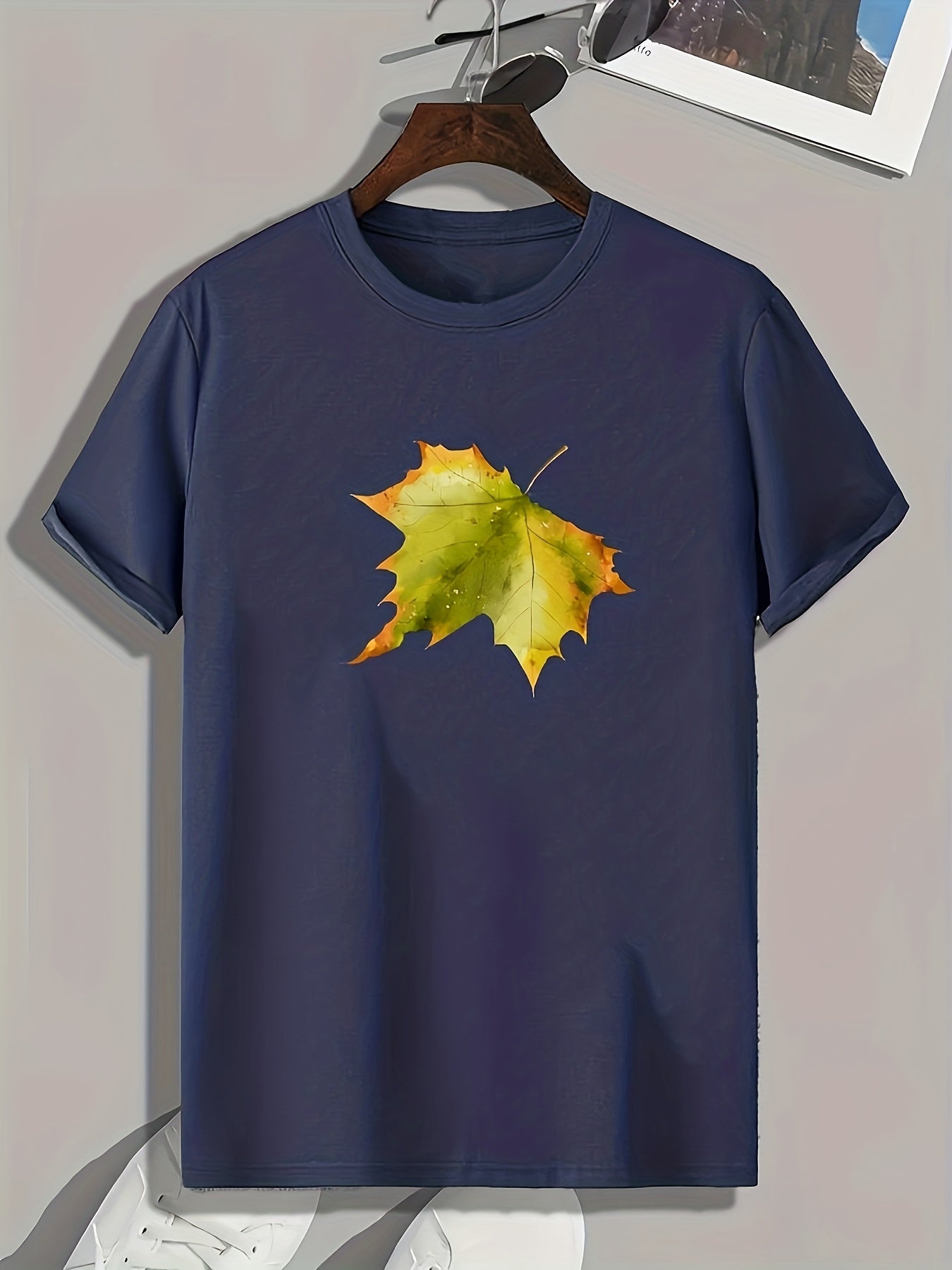 Leaf Pattern Print Men's Sports T-shirt for Fitness Activities
