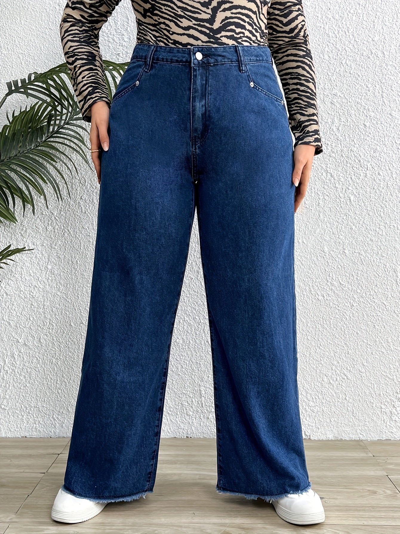 Women's Raw Trim High Rise Wide Leg Jeans
