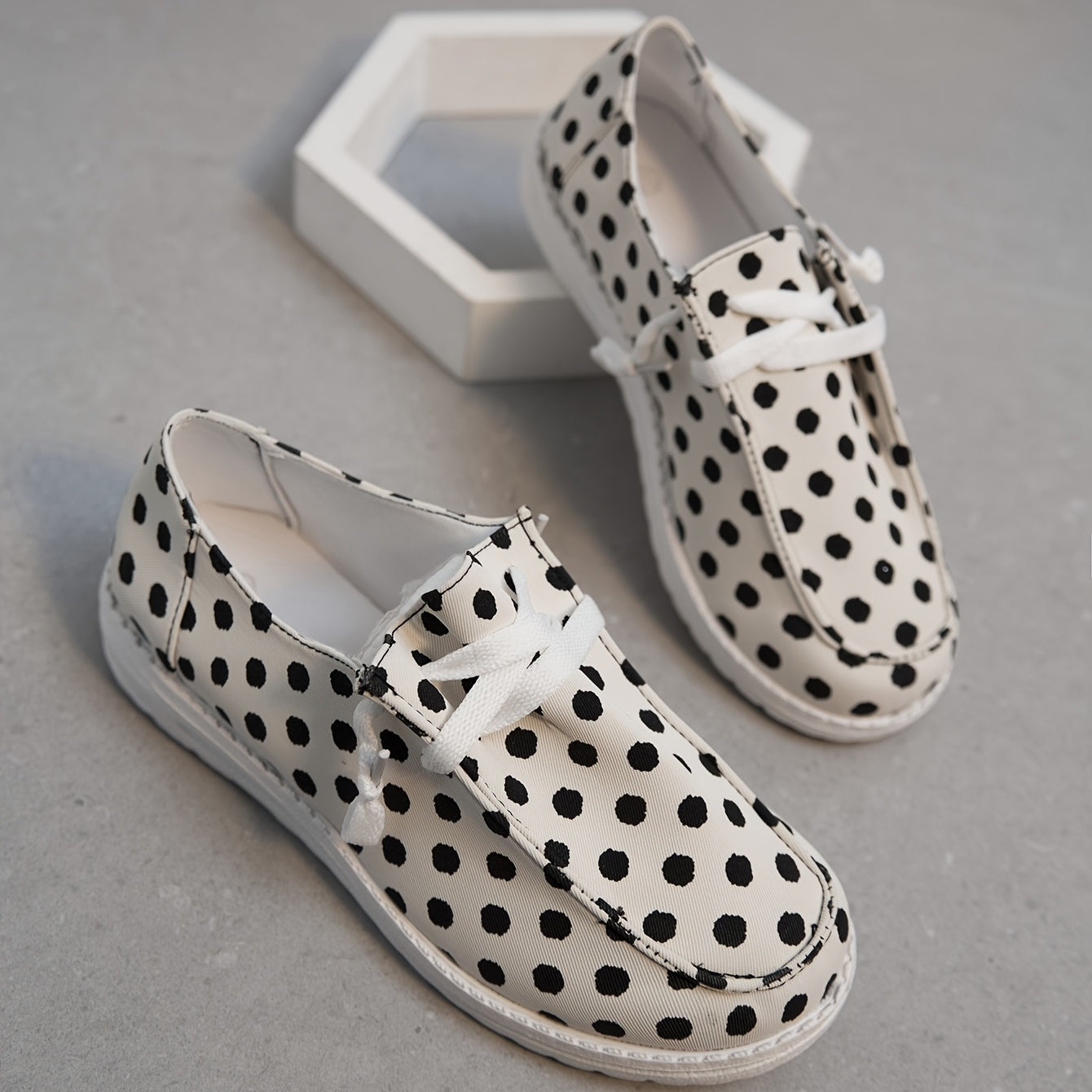 Women's Polka Dot Canvas Shoes Lace Up Lightweight Flat Shoes