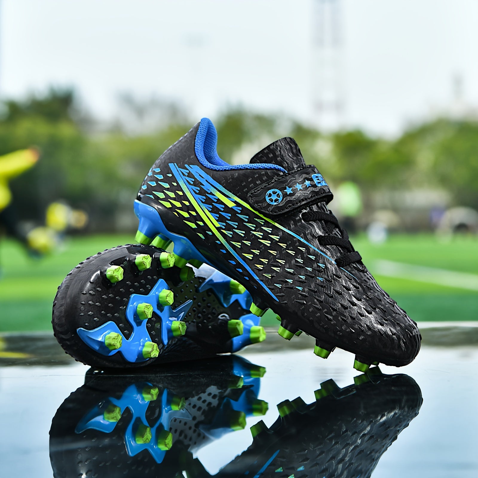 Boy's Non Slip Football Cleat With Spikes Outdoor Soccer Cleats