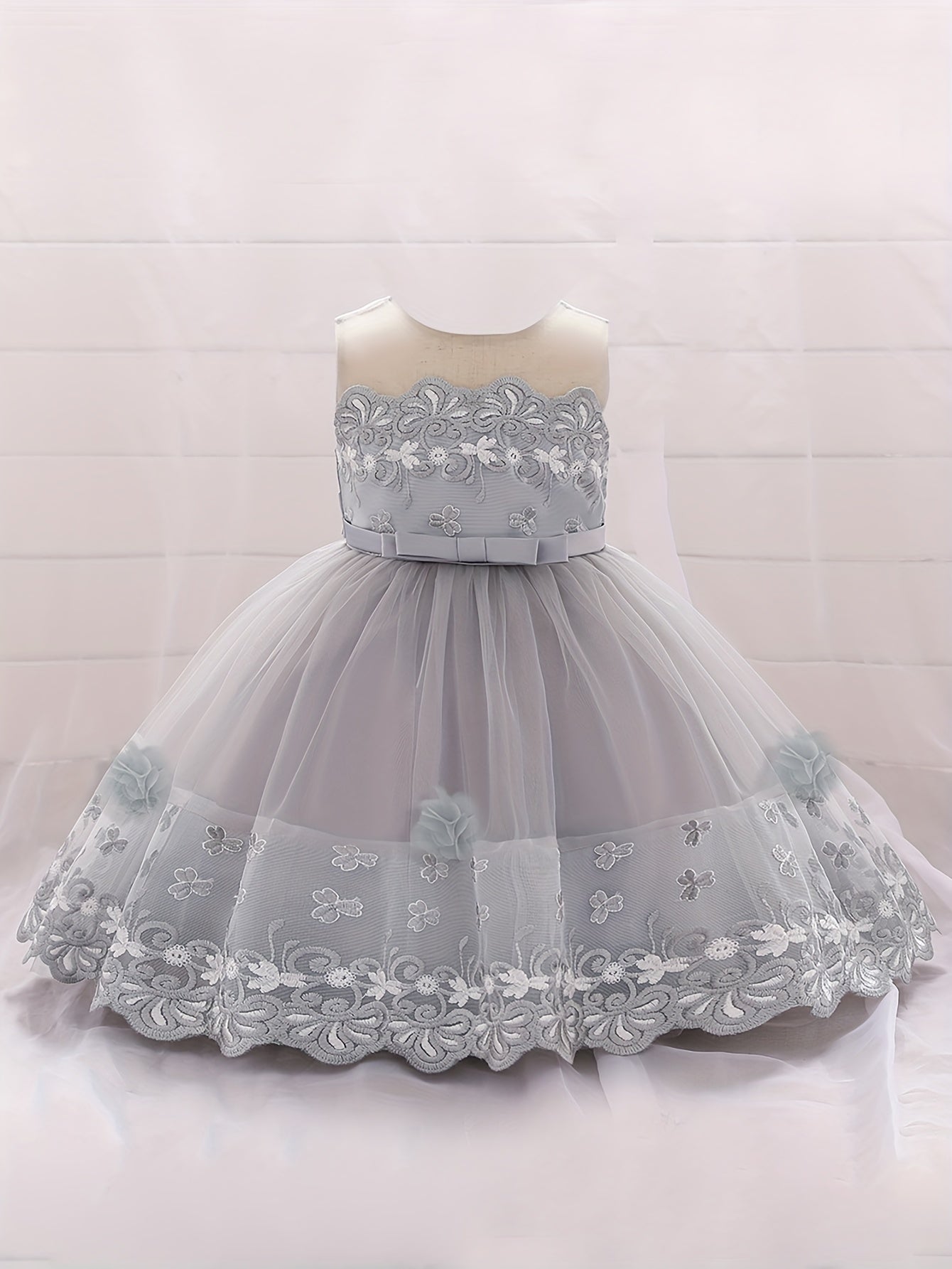 Girl's Princess Dress Embroidered Lace Flower Puffy Dress