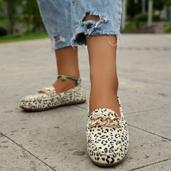 Women's Chain Decor Flat Slip On Shoes Lightweight & Comfortable