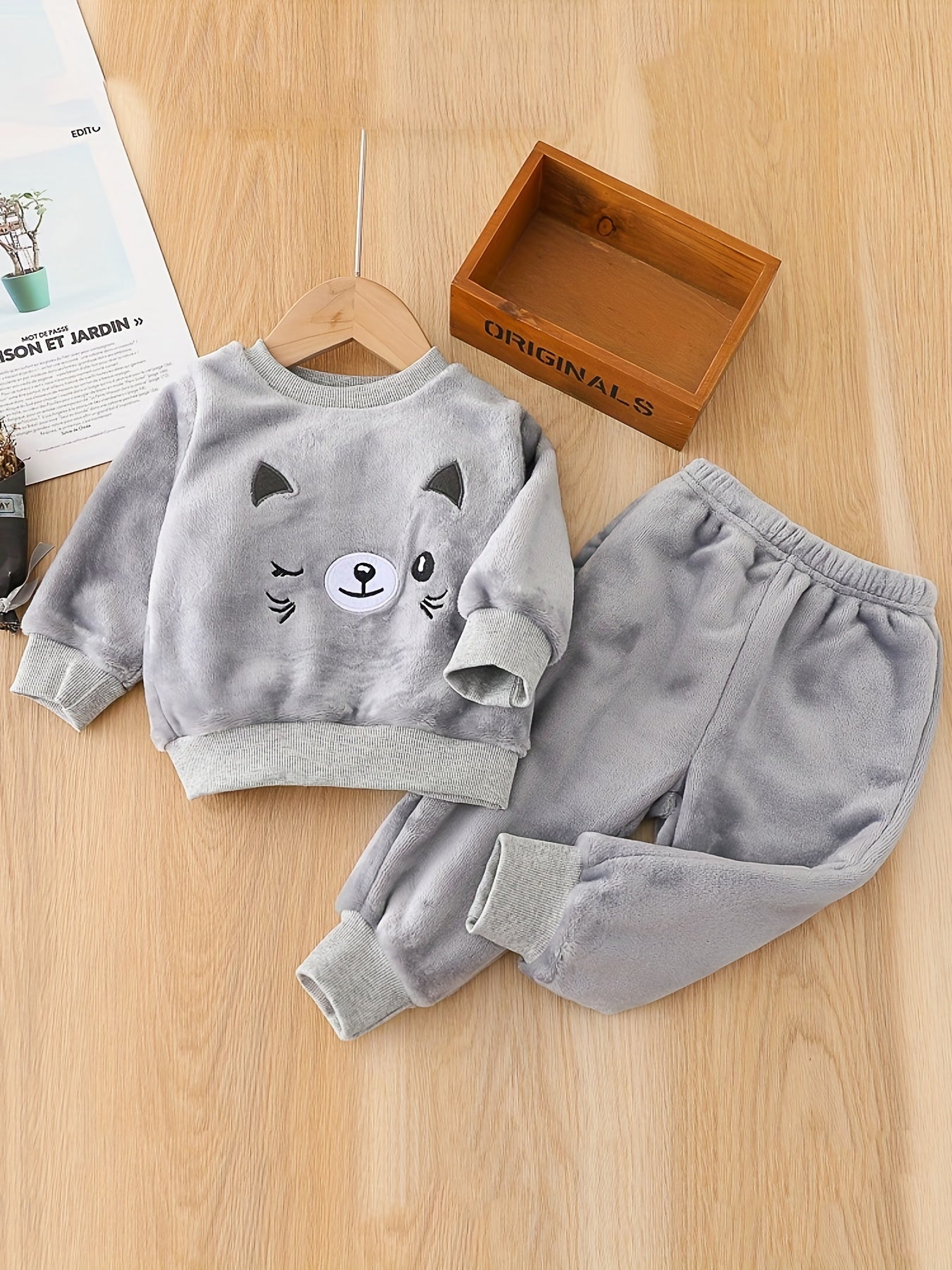 Flannel Kids Outfit Cat Graphic Pullover & Pants Set