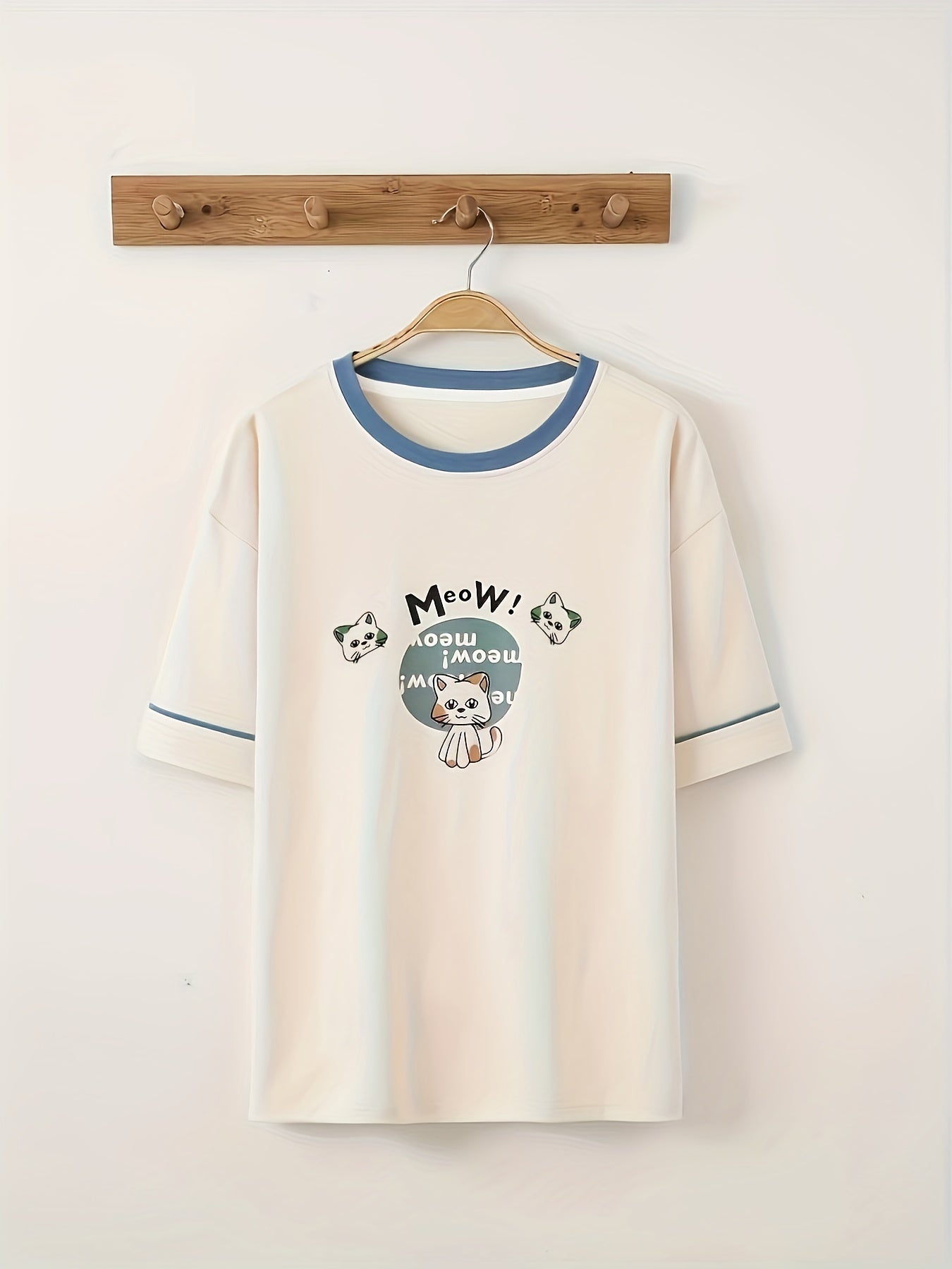 Cartoon Cat Pajama Set Short Sleeve Top & Capris Pants