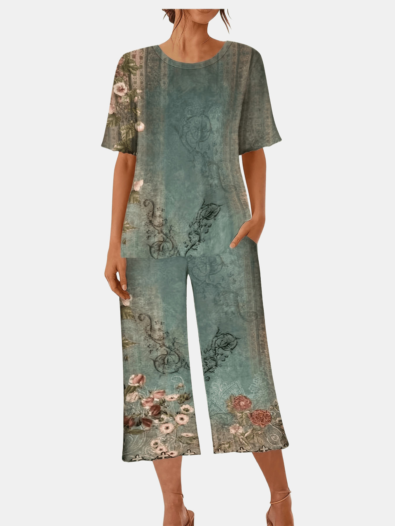 Floral Print 2pc Set Short Sleeve T shirt & Capris Pants Outfit