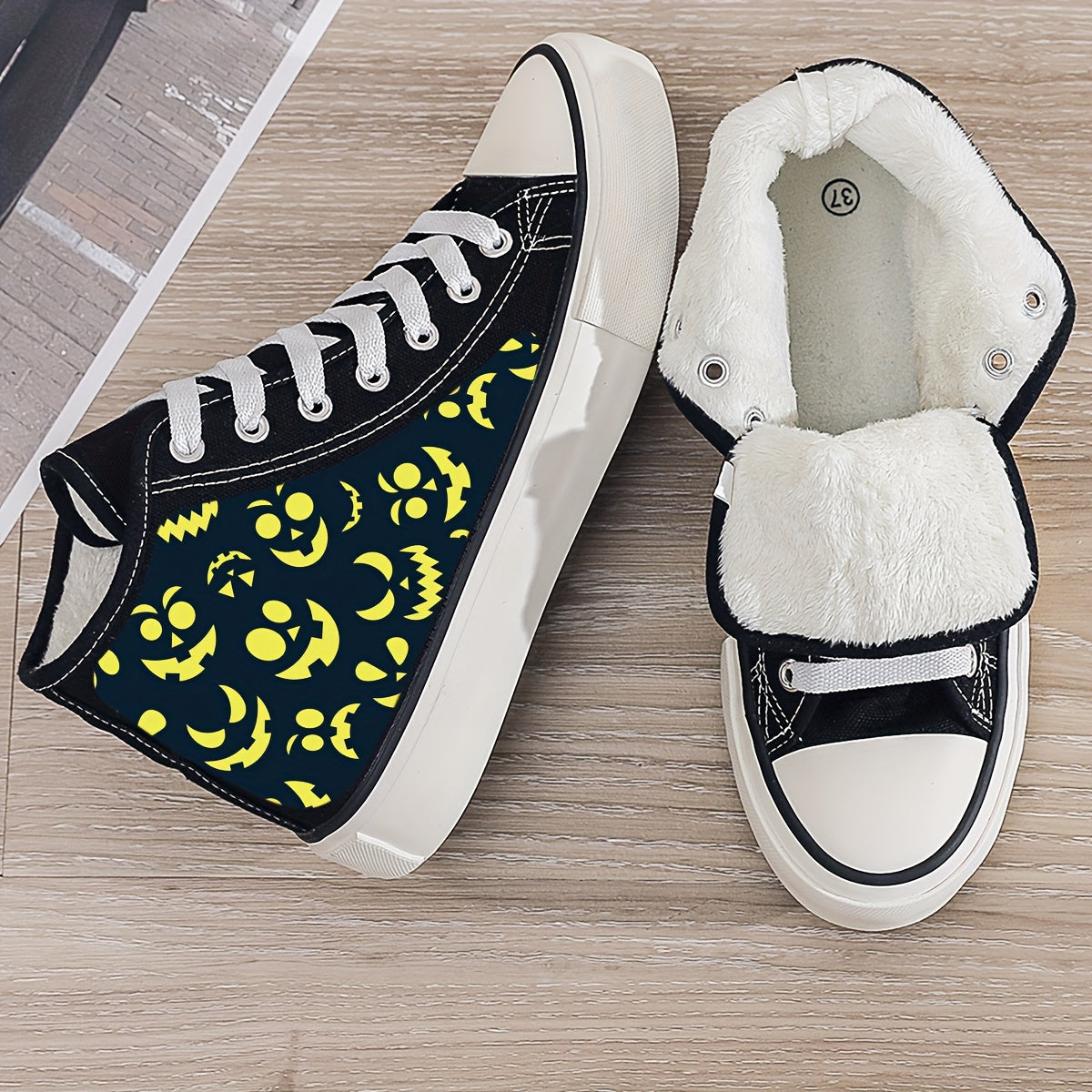 Ghost Face Print Plush Lined Chunky Canvas Sneakers