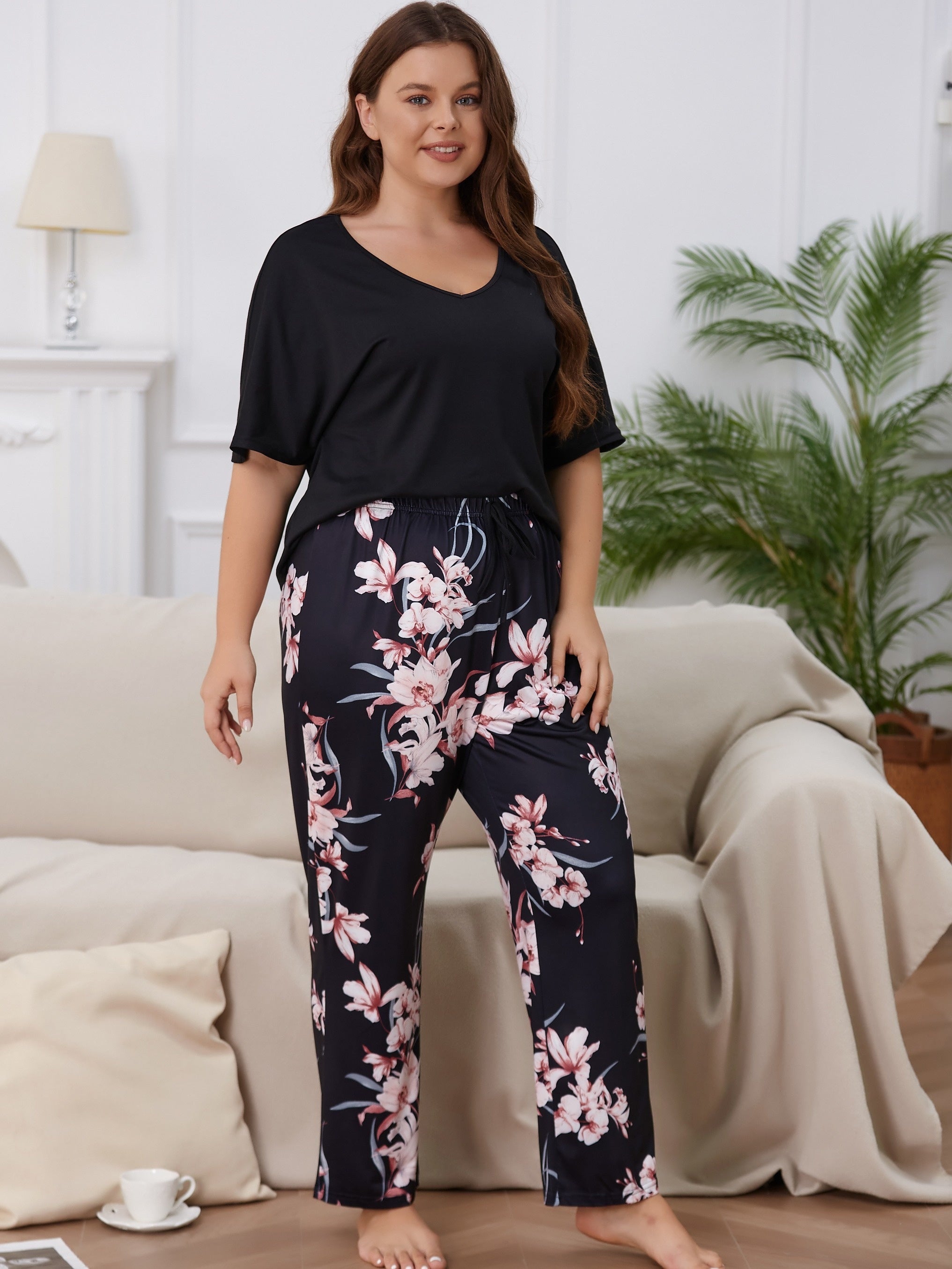 Floral Print Plus Size Pajamas Set Short Sleeve V Neck Tee & Pants