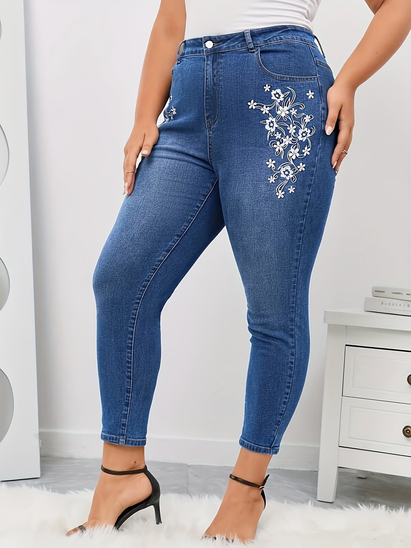 Women's Plus Floral Embroidery High Rise Skinny Jeans