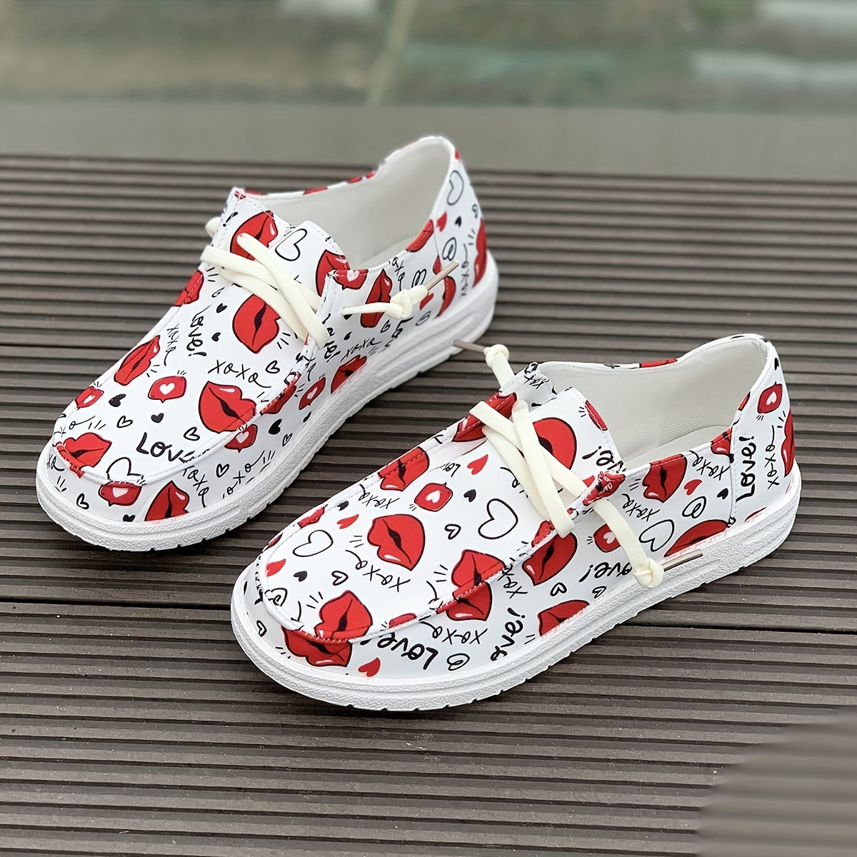 Women's Skateboard Shoes Lips Hearts Lace up Canvas