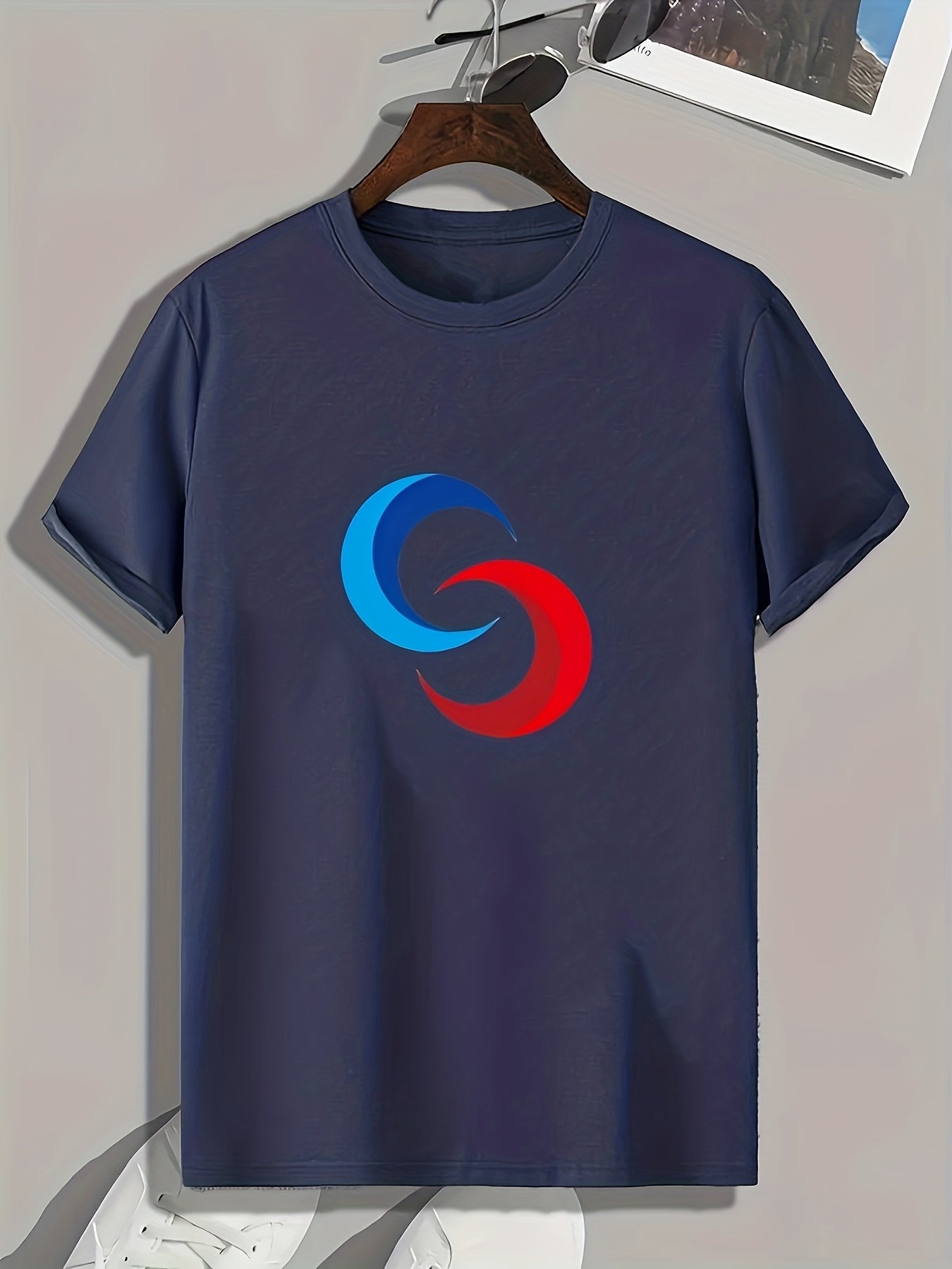 Red Symbol Print Men's Graphic Tee for Summer