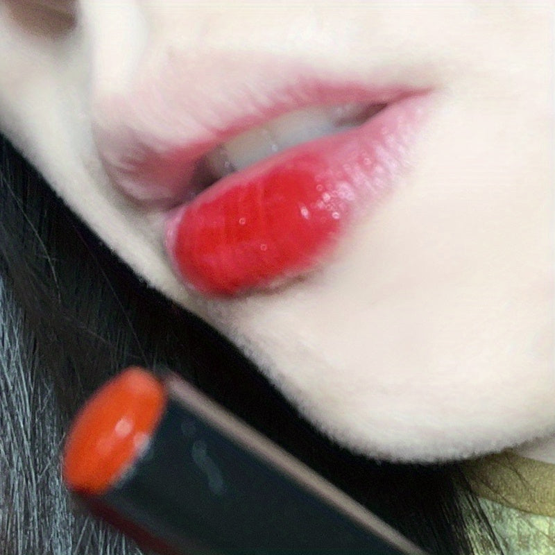 Moisturizing Satin Lipstick for Hydrating and Brightening Nude Makeup