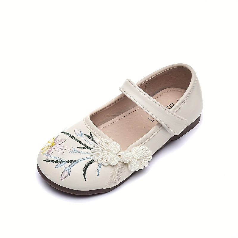 Chinese Embroidered Flower Flat Shoes for Girls Spring/Autumn