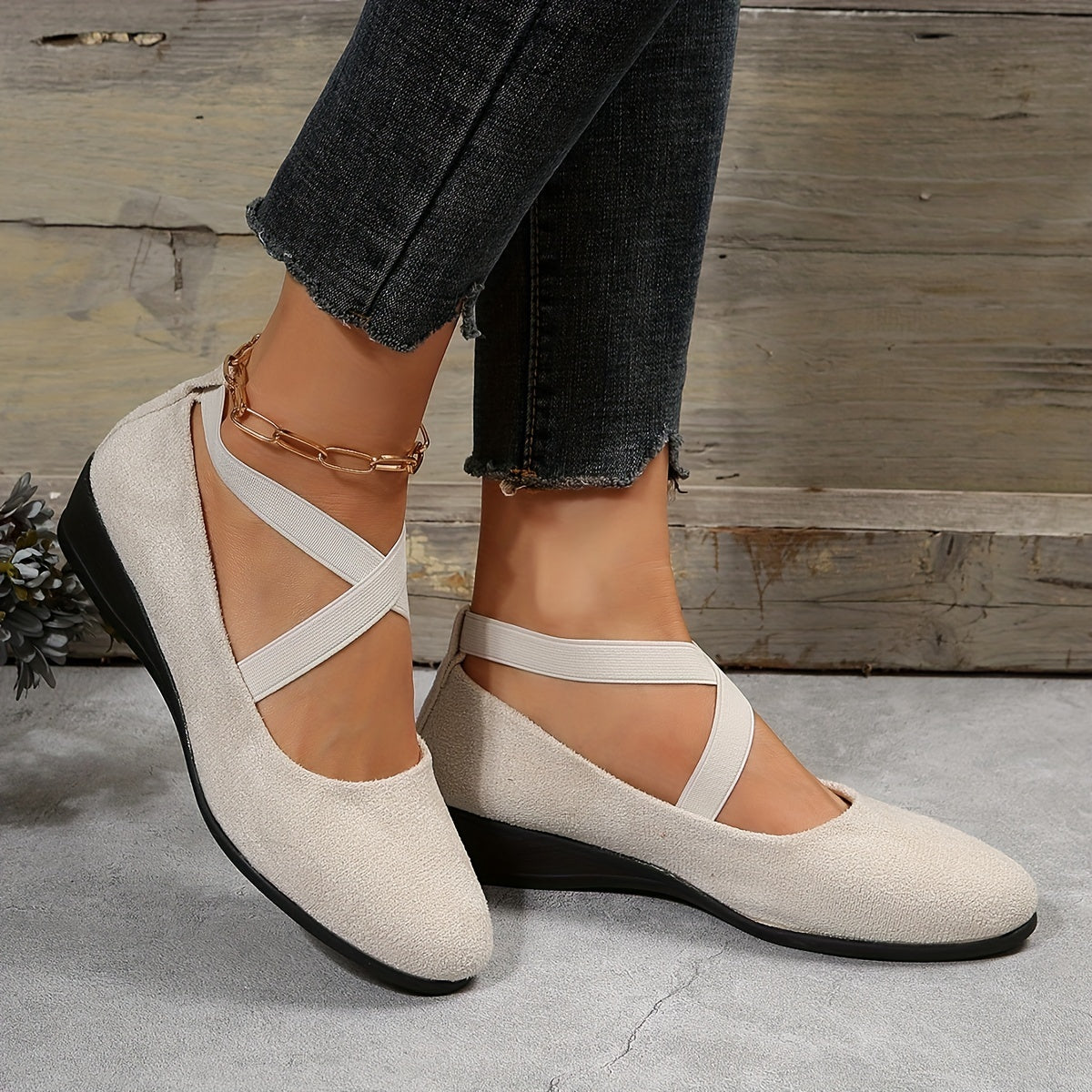 Women's Comfortable Closed Toe Slip On Wedge Shoes
