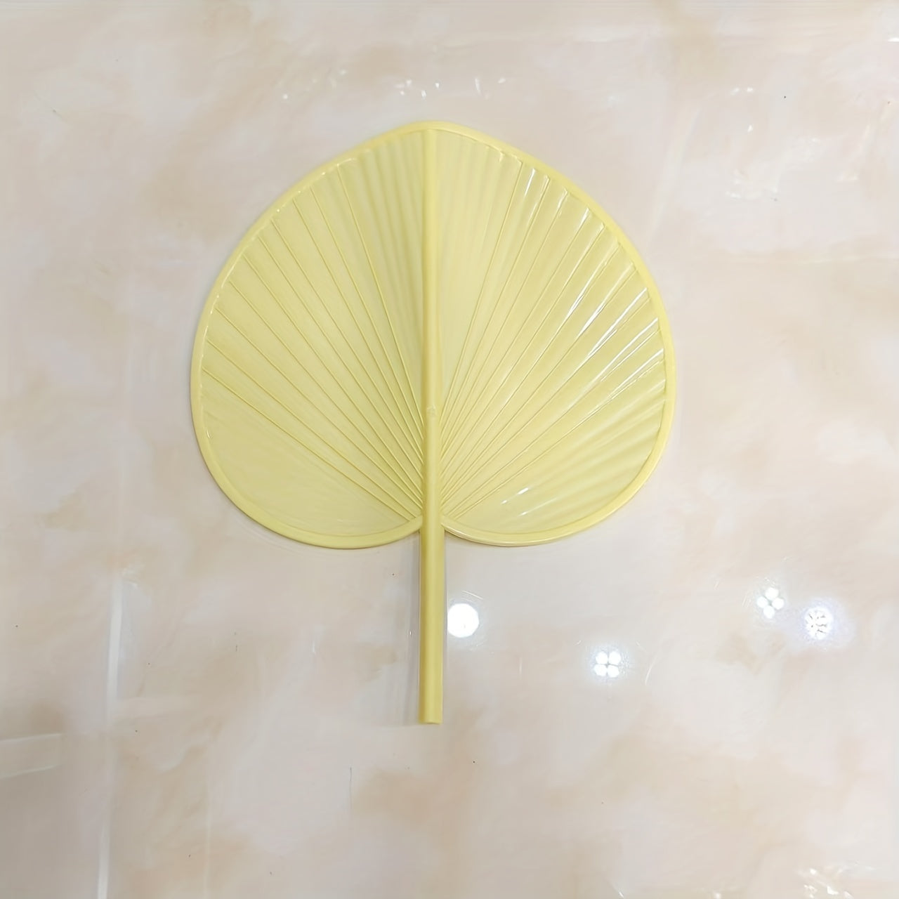 Durable Plastic Fan with Hand Cranking