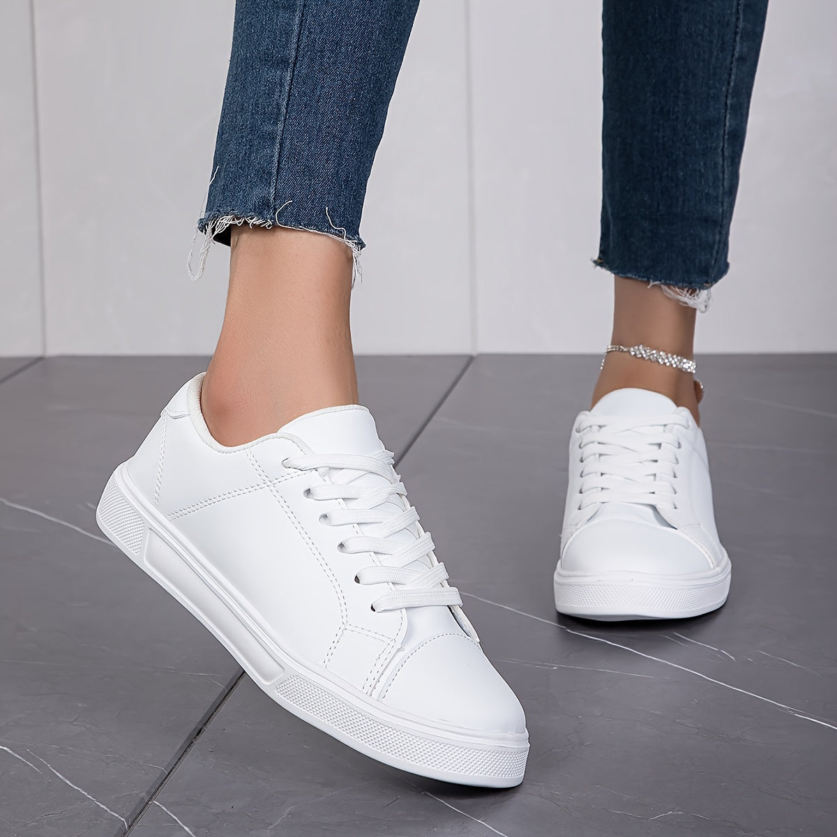 Lightweight Flat Skate Shoes Non Slip Round Toe Sneakers