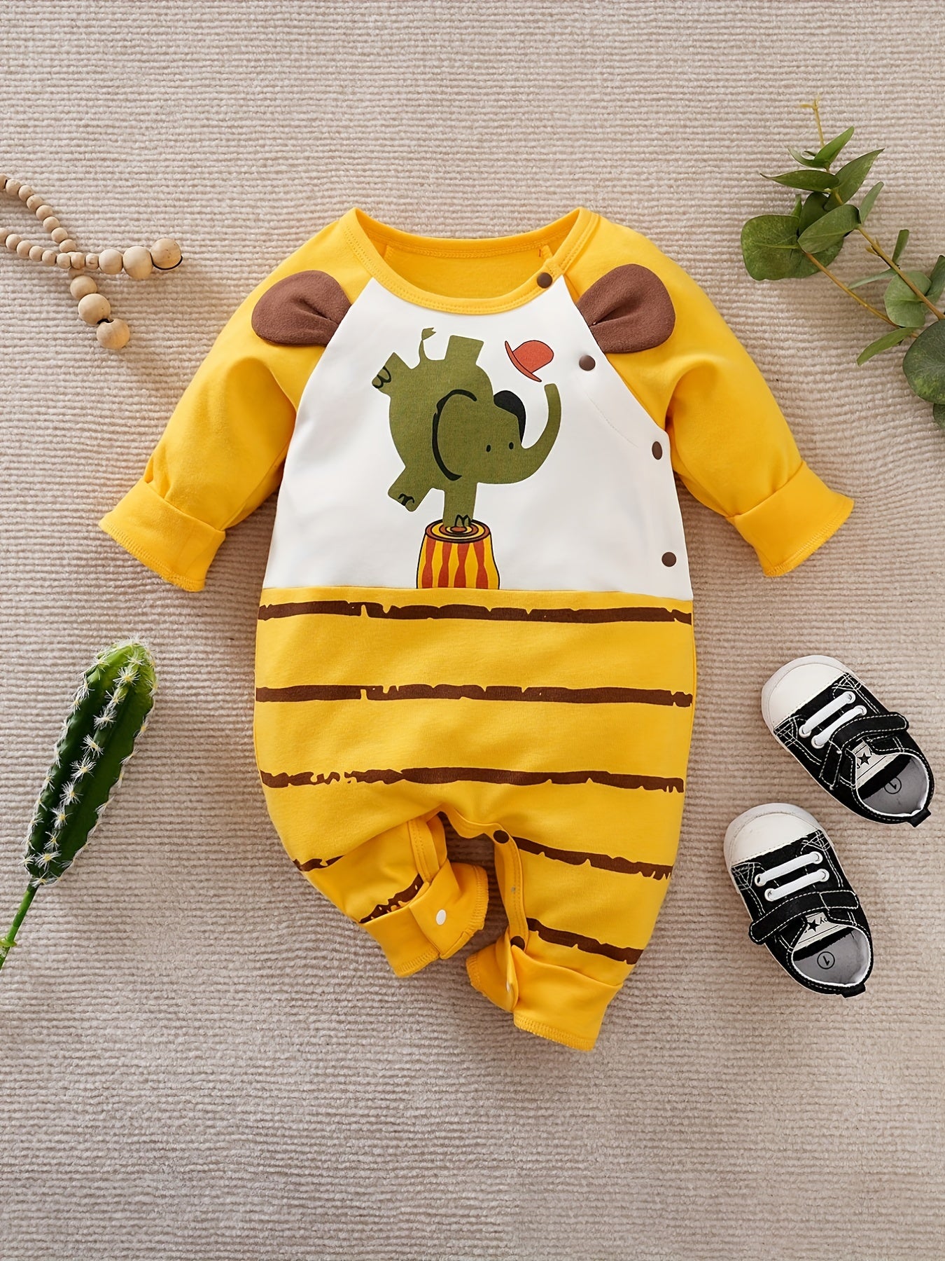 Baby Elephant Cartoon Graphic Long Sleeve Romper Jumpsuit