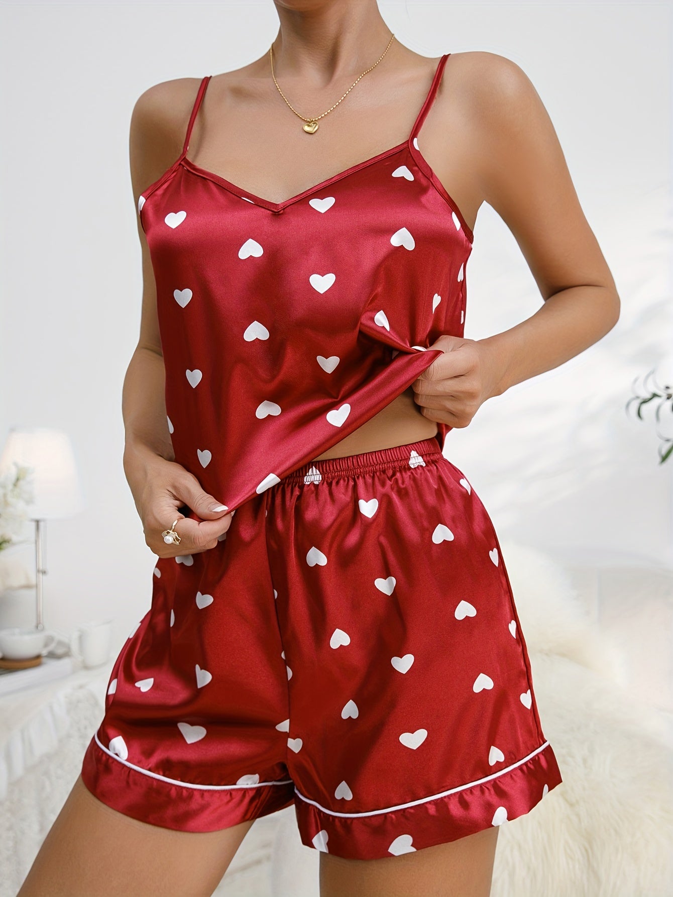 Heart Print Pajamas Set V Neck Cami Top & Shorts Women's Sleepwear