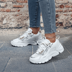 Women's Breathable Mesh Sneakers Lace Up Outdoor Shoes