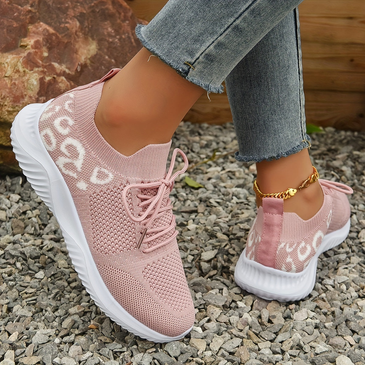 Women's Breathable Knit Sports Shoes Lace Up Low Top Running Shoes