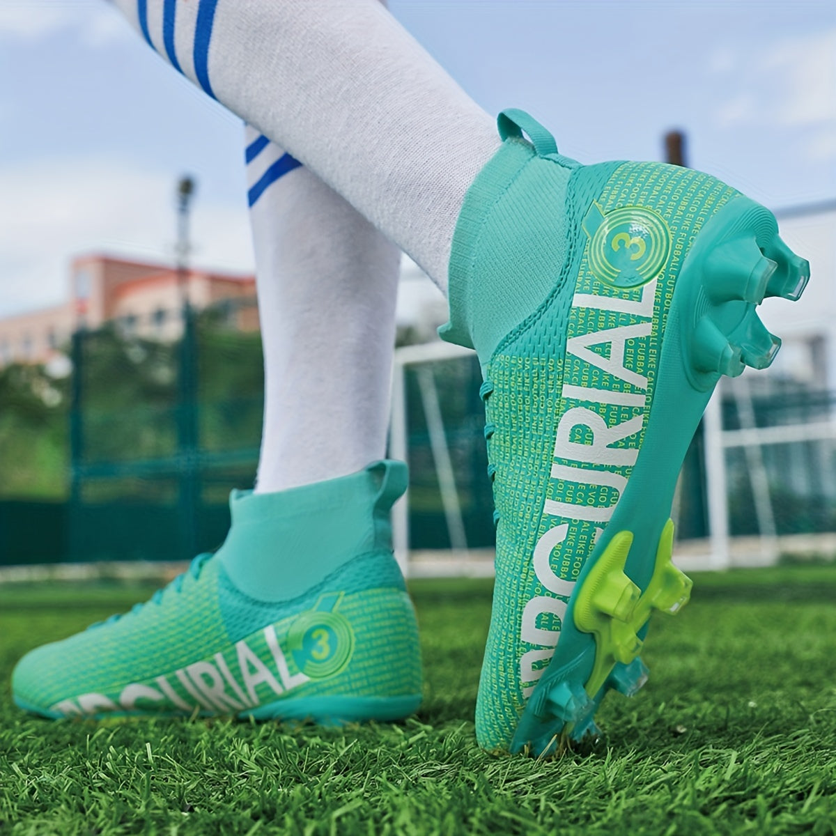 Men's Non Slip Soccer Shoes Outdoor Football Shoes Lightweight Breathable Cleats