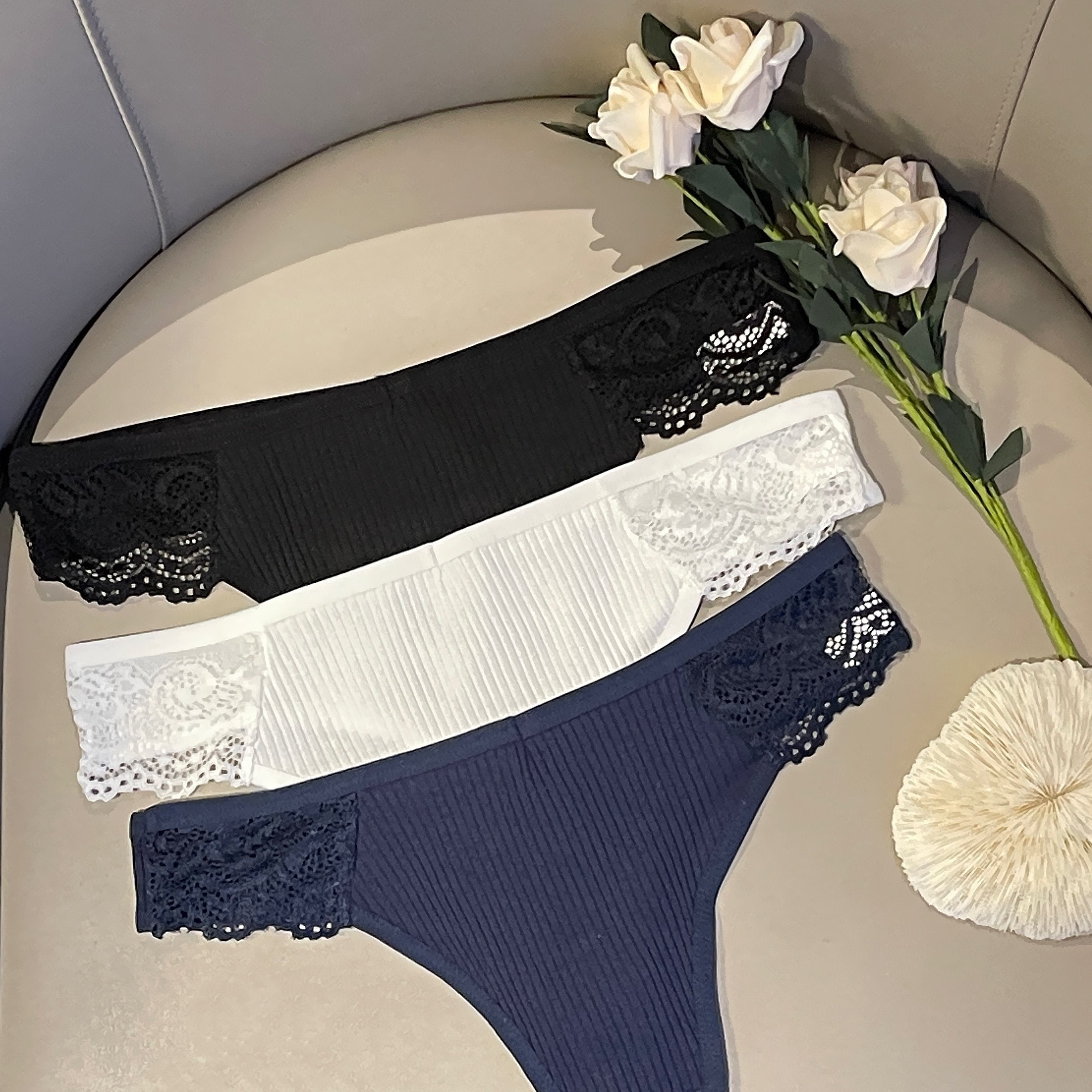 3pcs Lace Thongs Soft & Comfy Ribbed Panties Women's Lingerie