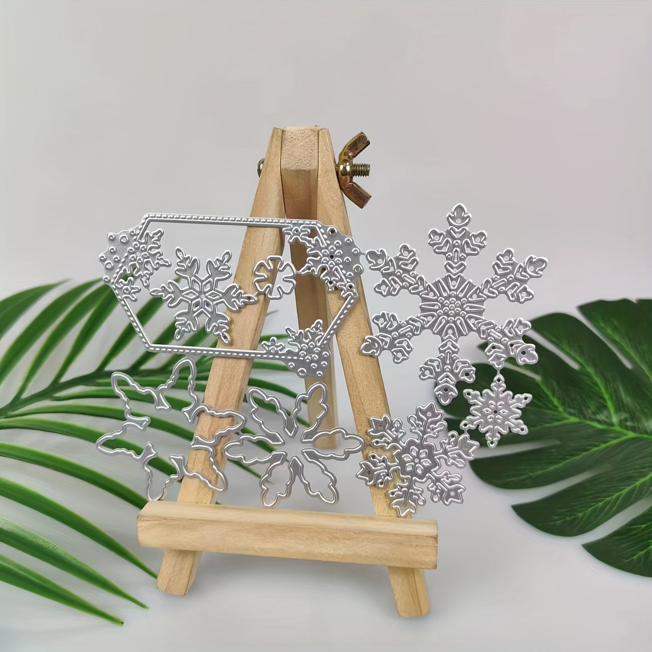 Christmas Snowflakes Metal Cutting Dies And Stamp Set