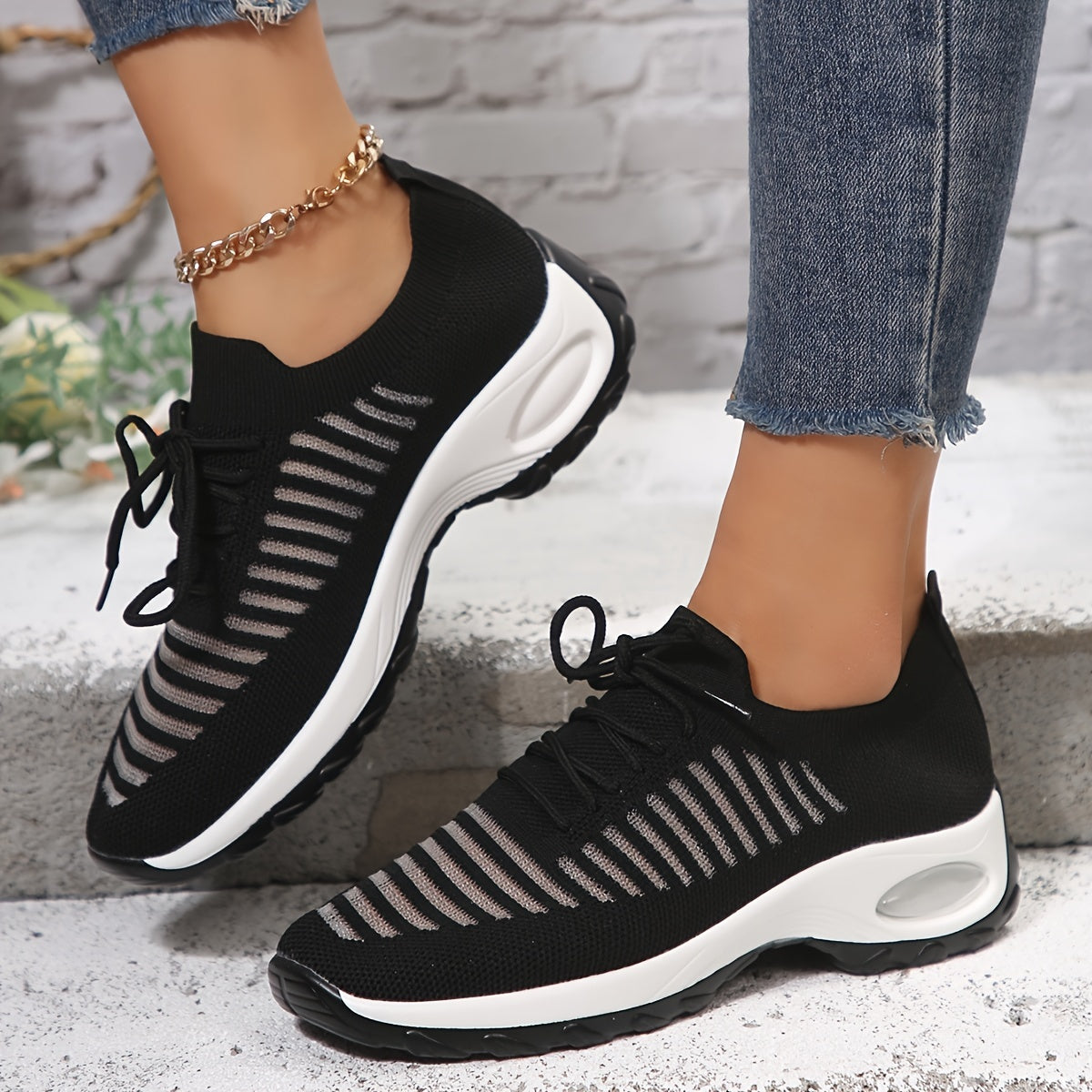 Mesh Breathable Low Top Running Shoes Lightweight Outdoor Casual Sport Sneakers