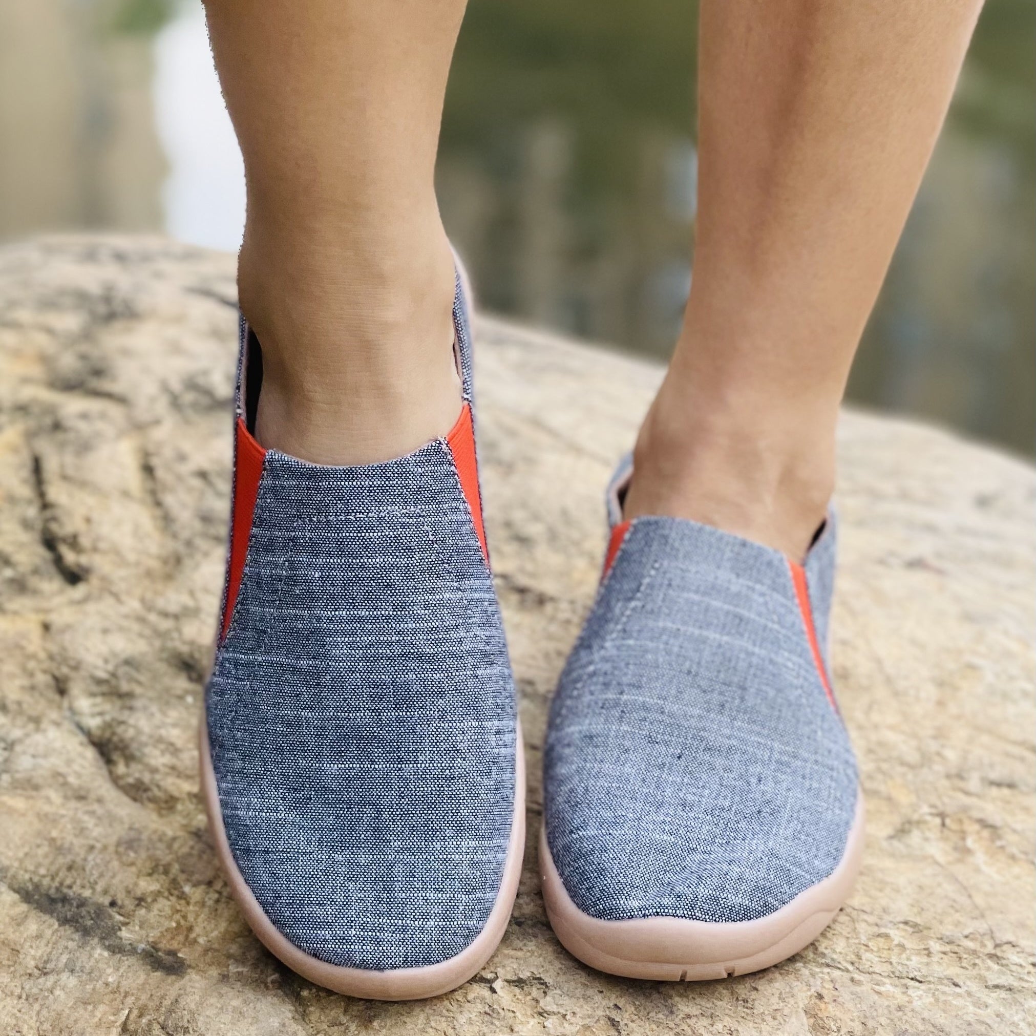 Women's Colorblock Flat Canvas Shoes Slip On Rubber Sole Comfy Travel Shoes