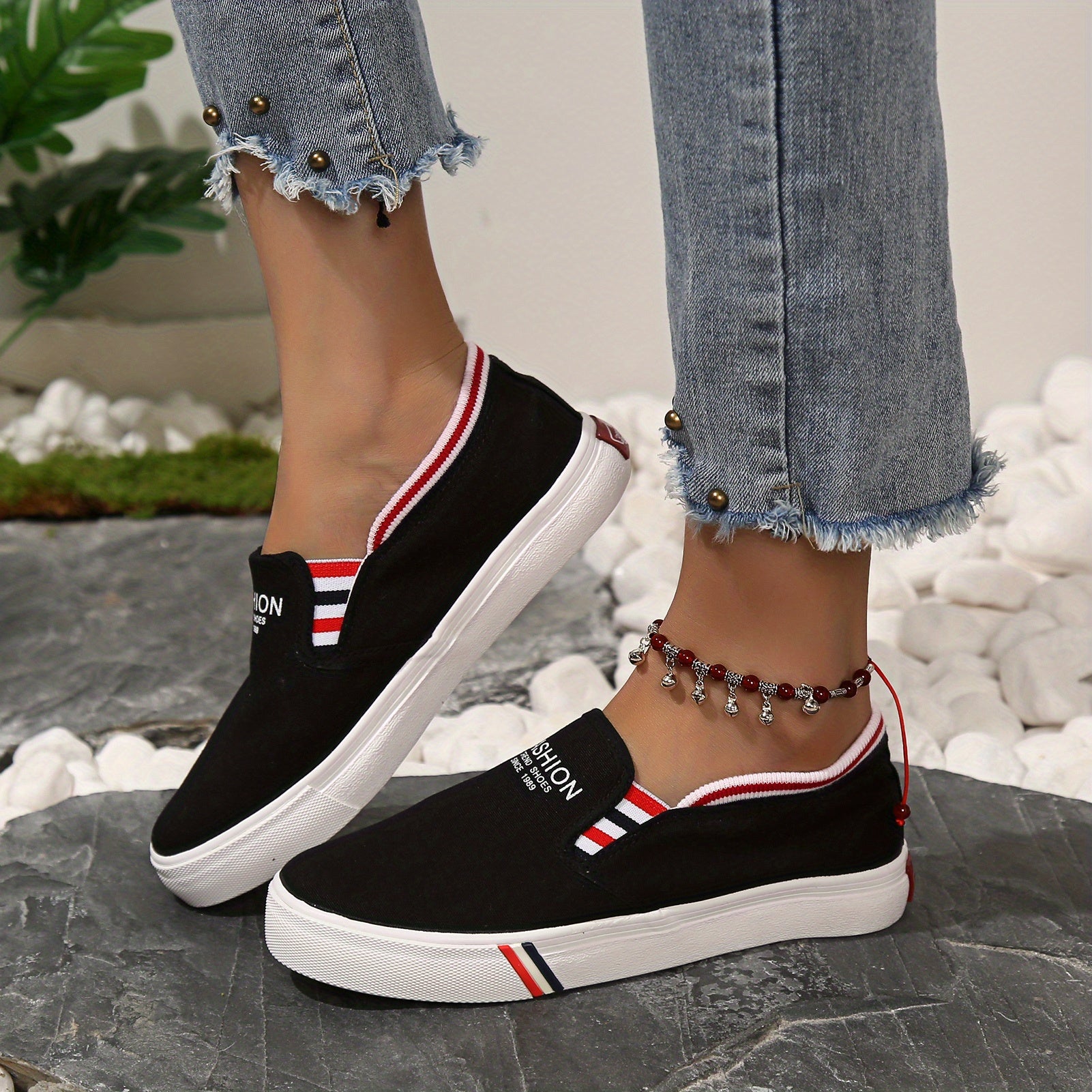 Women's Letter Decor Canvas Shoes Casual Slip On Outdoor Shoes