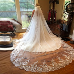 Vintage Wedding Veil Bridal Trail with Floral Lace Edge