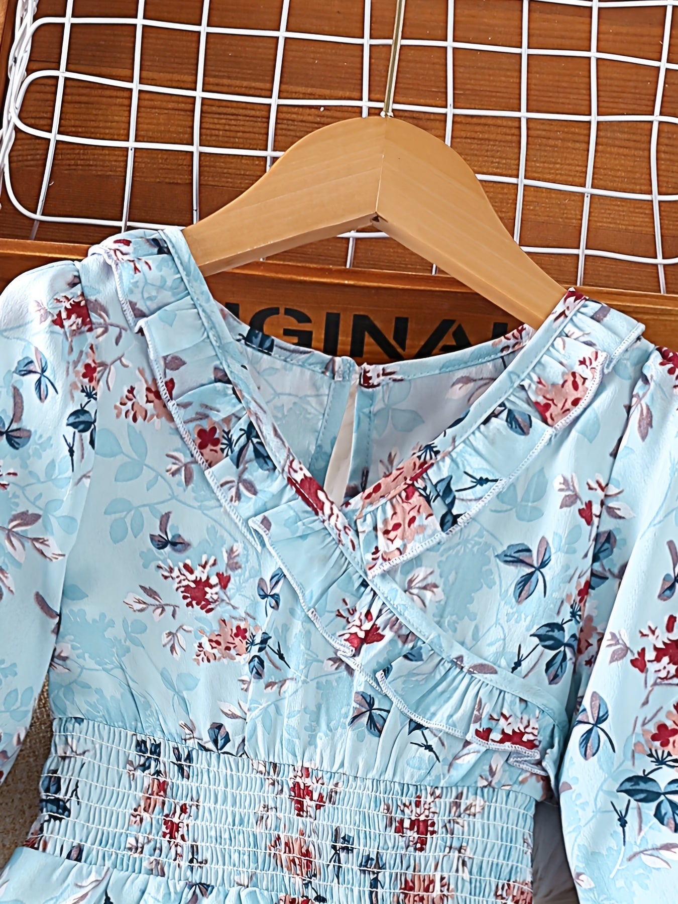 Girls Shirred Waist V Neck Flowers Dress for Spring and Autumn