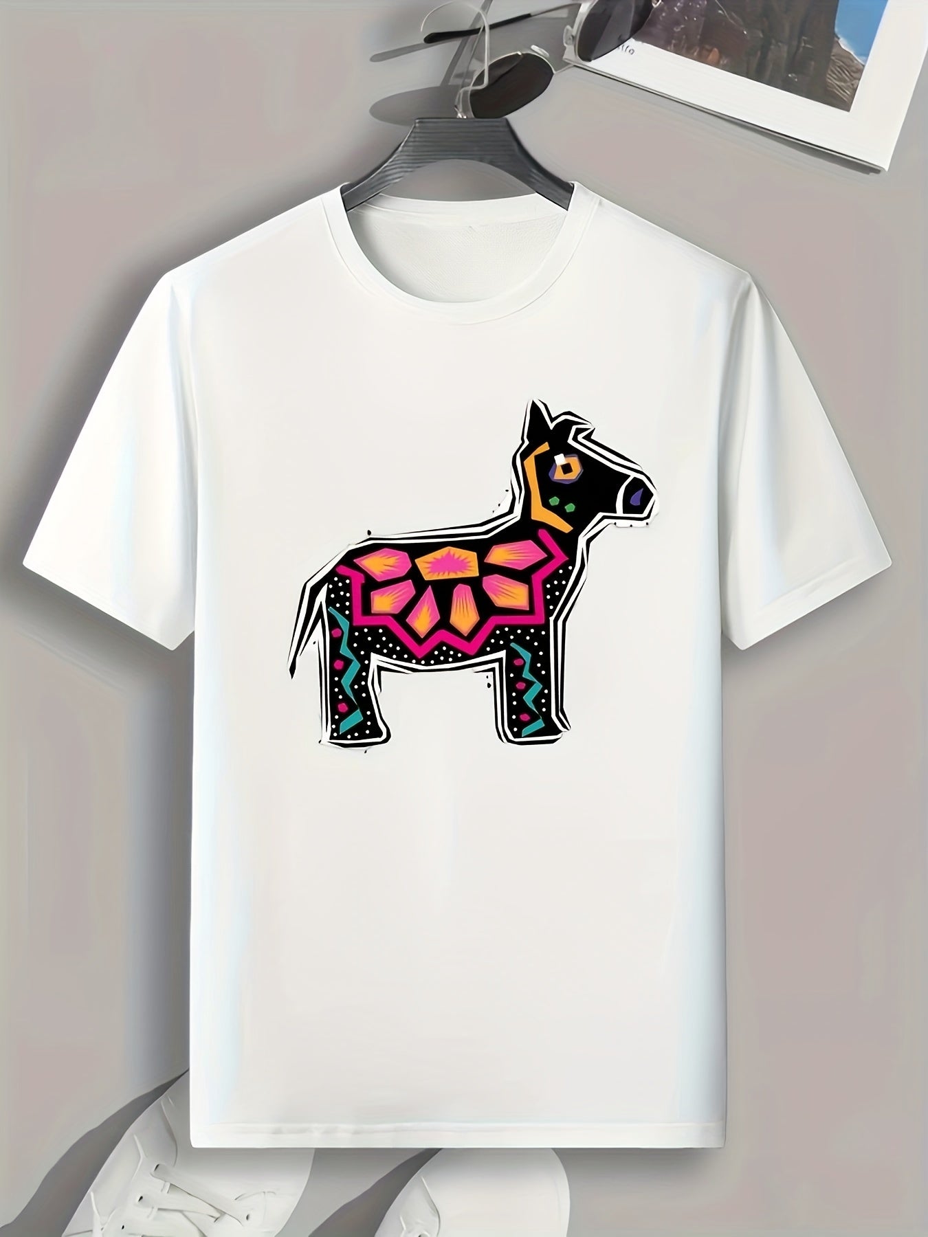 Modern Horse Print Men's Graphic Tee for Summer