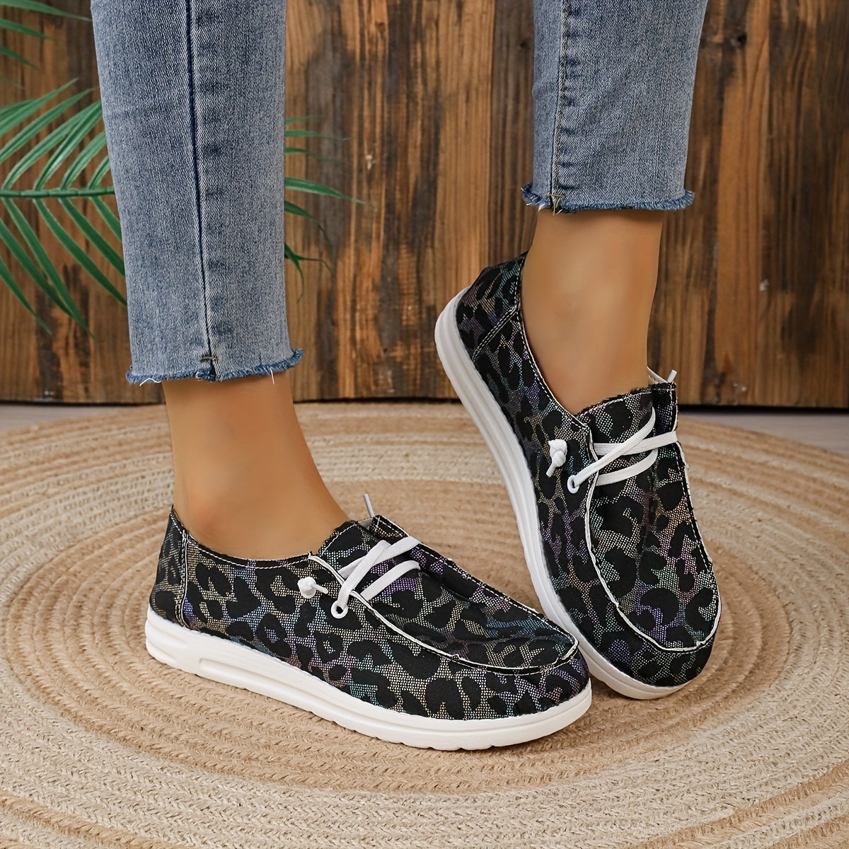 Women's Flat Canvas Shoes Round Toe Low Top Slip On Shoes
